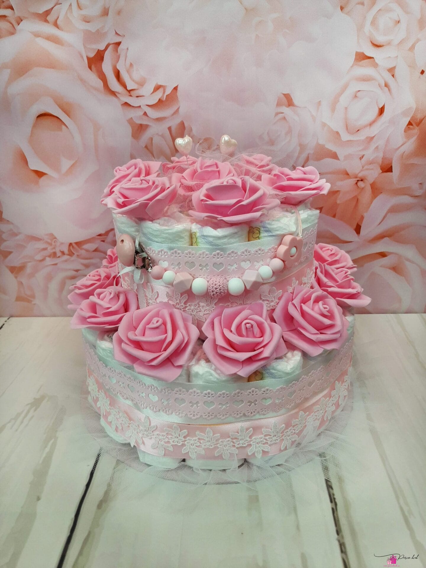 roosa kahekordne mähkmetort