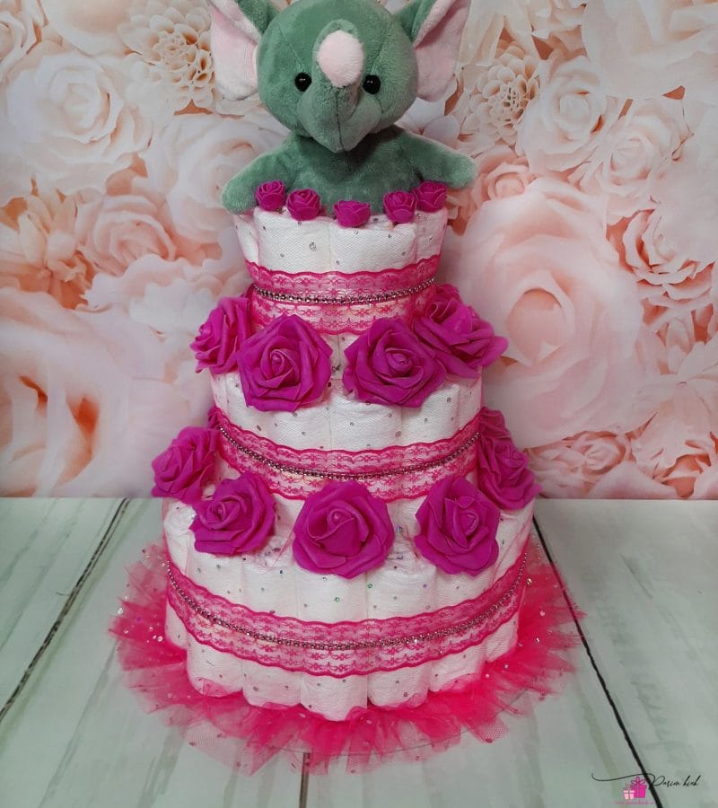 Tumeroosa mähkmetort elevandiga