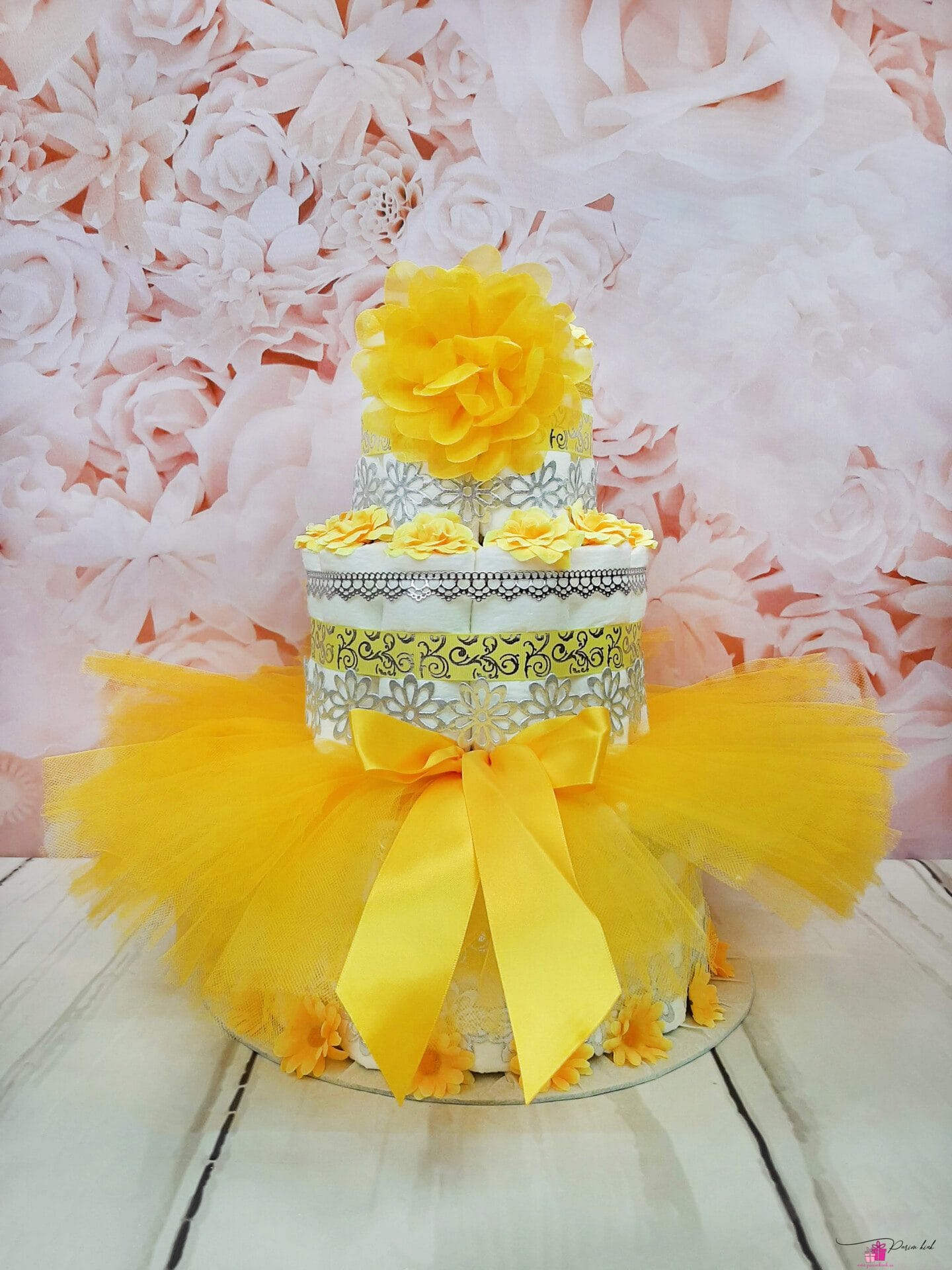 kollane mähkmetort tutu seelikuga