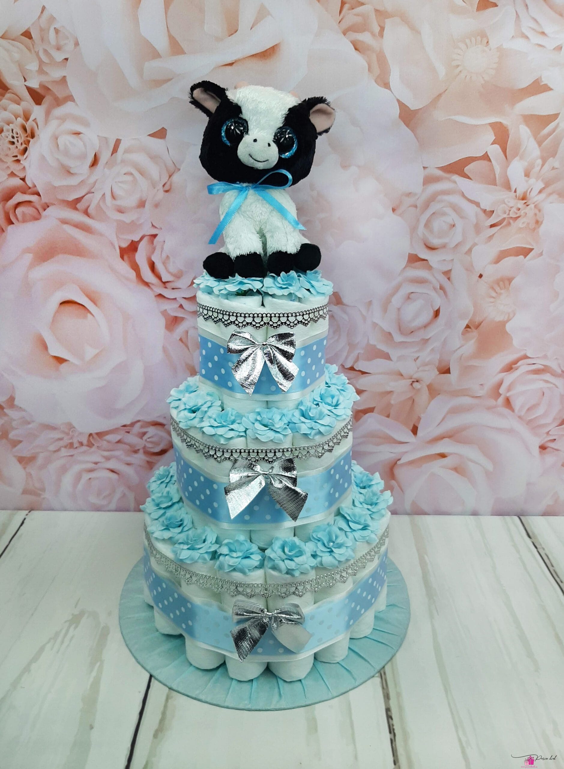 helesinine mähkmetort lipsudega 1