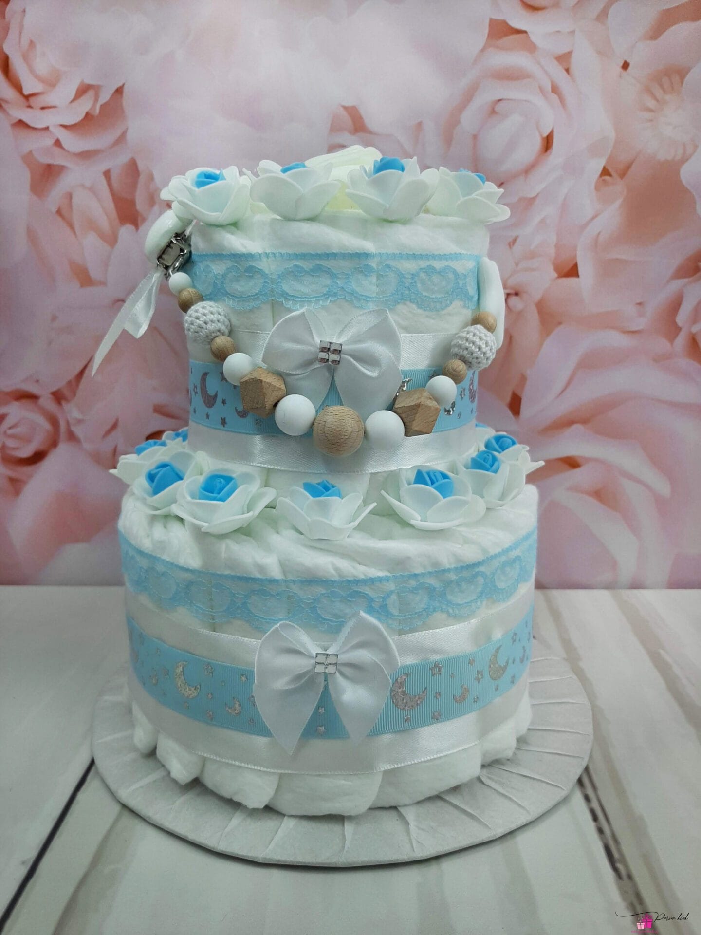 helesinine väike mähkmetort lutiketiga