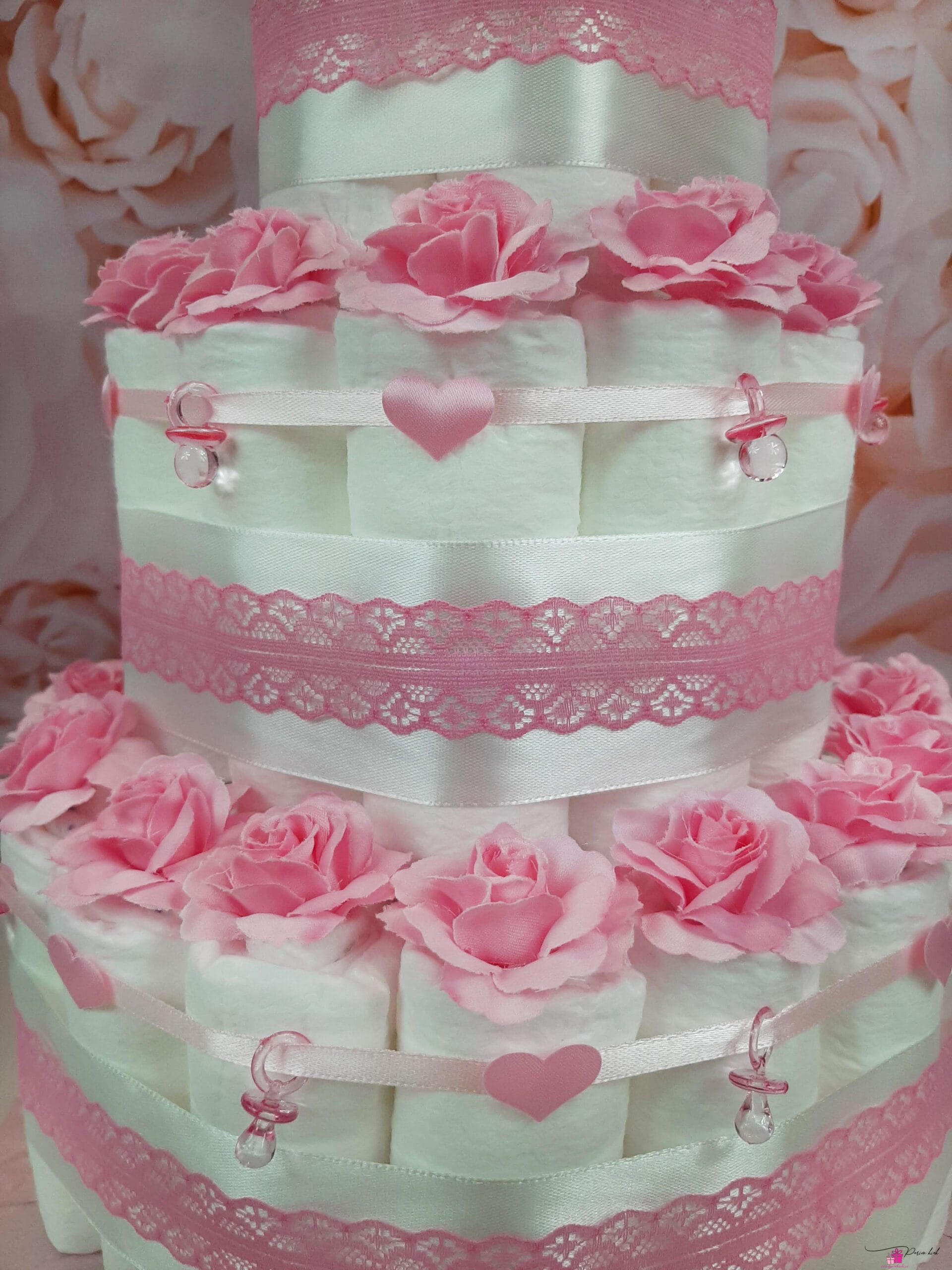 roosa mähkmetort kaisutekiga lähedalt