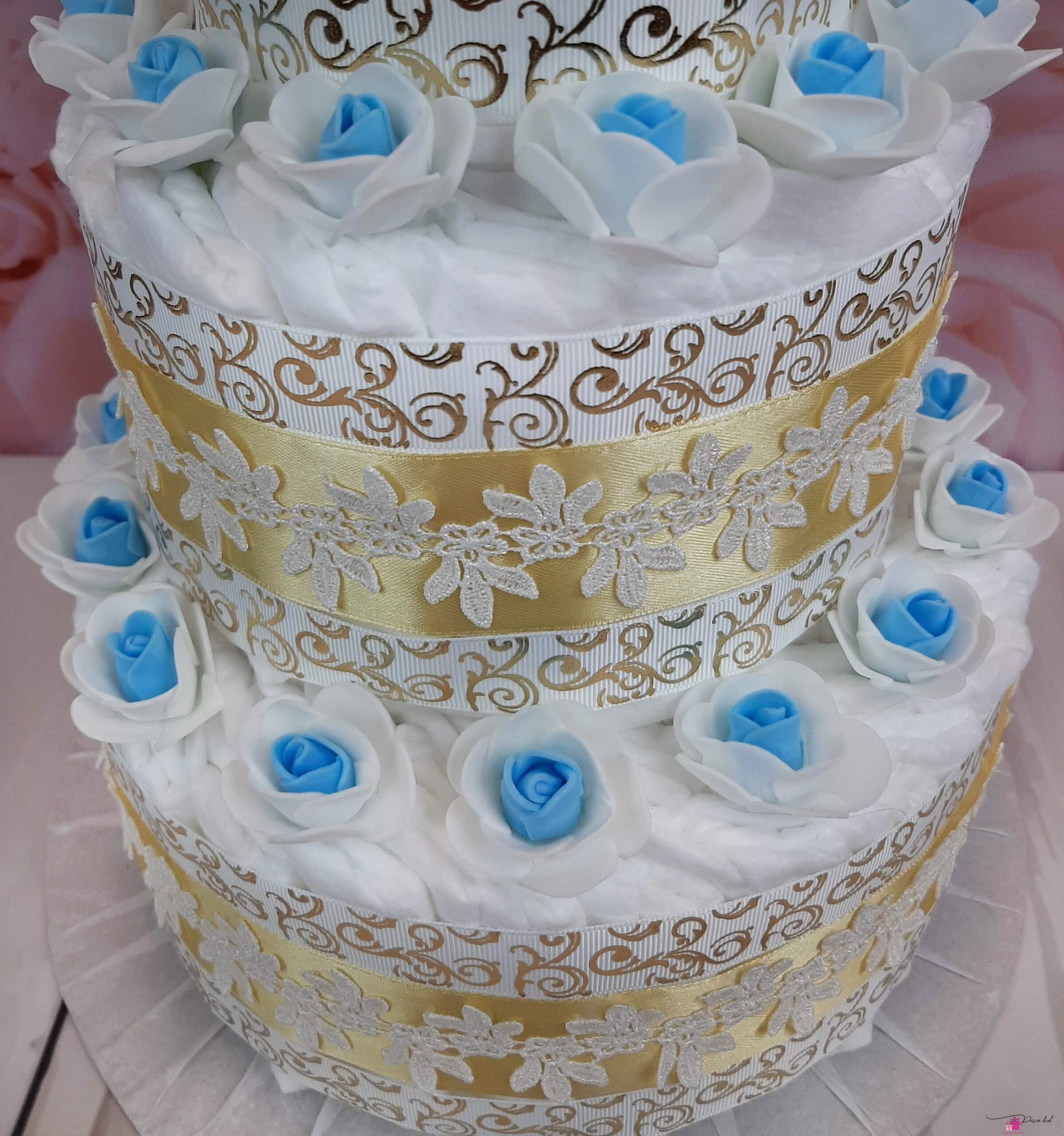 sinine mähkmetort pingviiniga