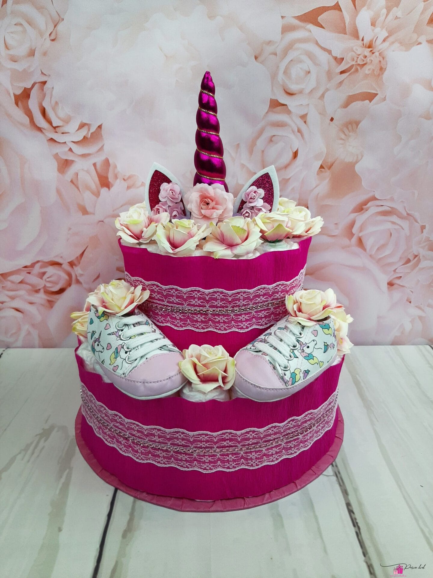 Tumeroosa Mähkmetort Ükssarvega