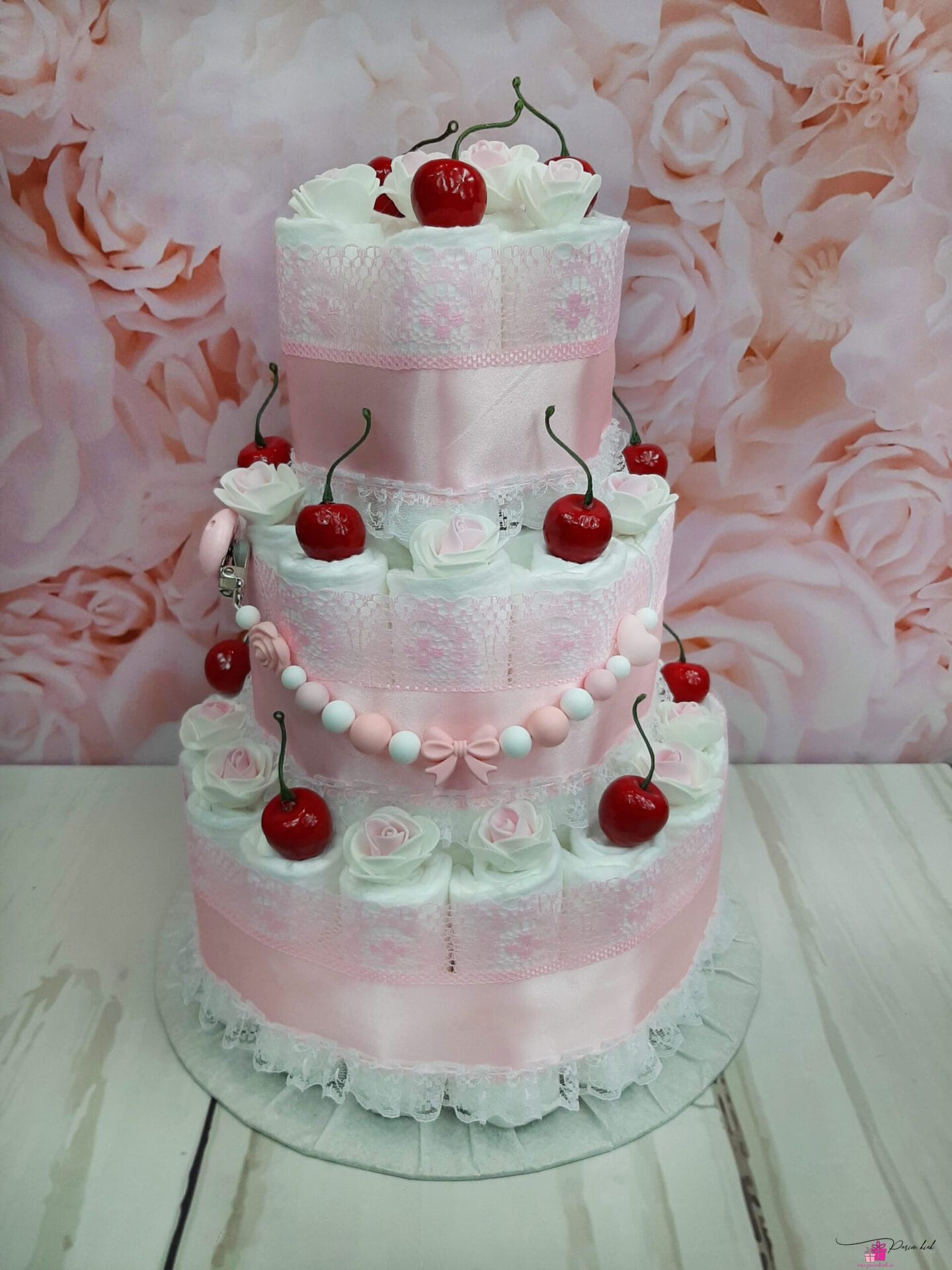 roosa mähkmetort kirssidega