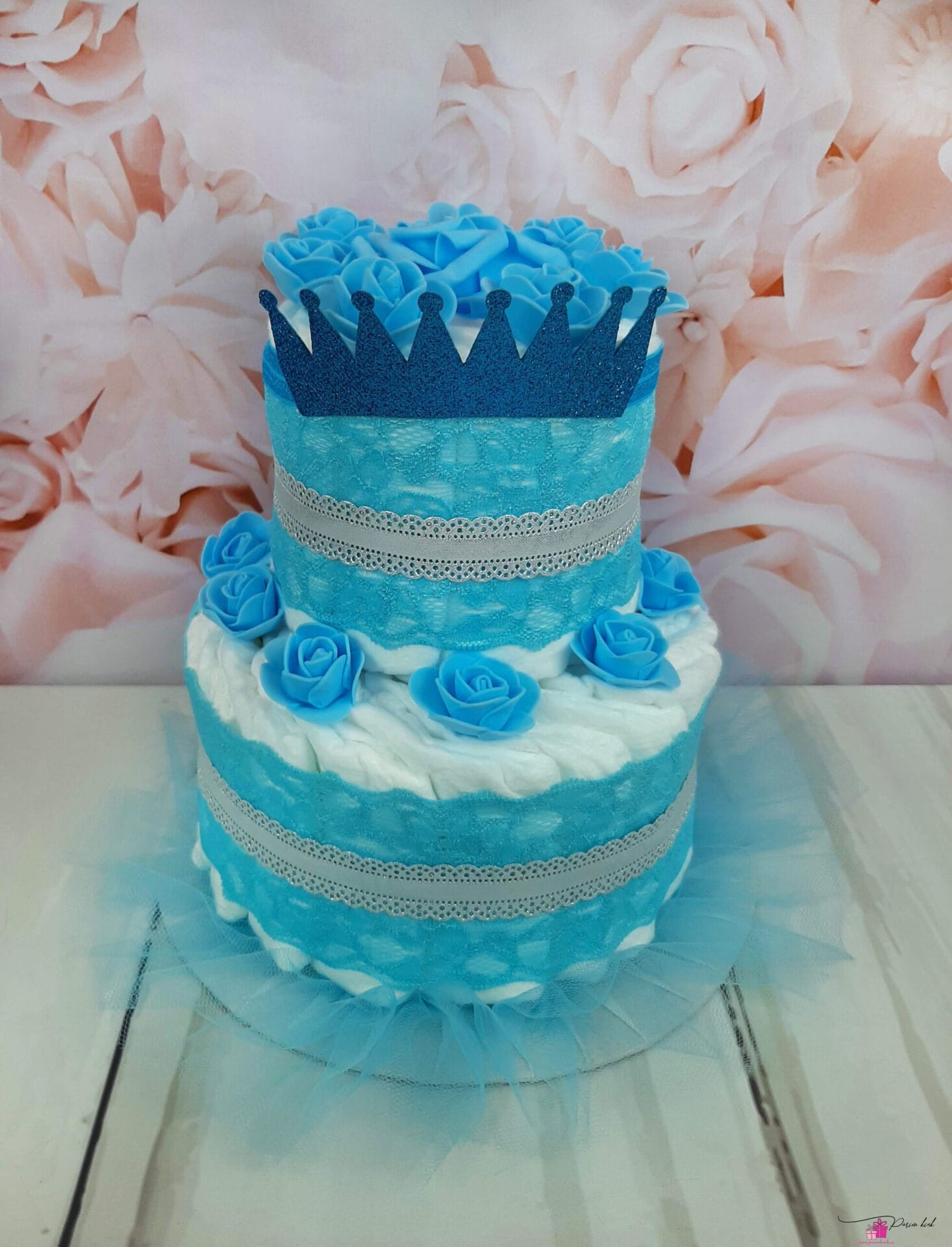 sinine mähkmetort krooniga 2