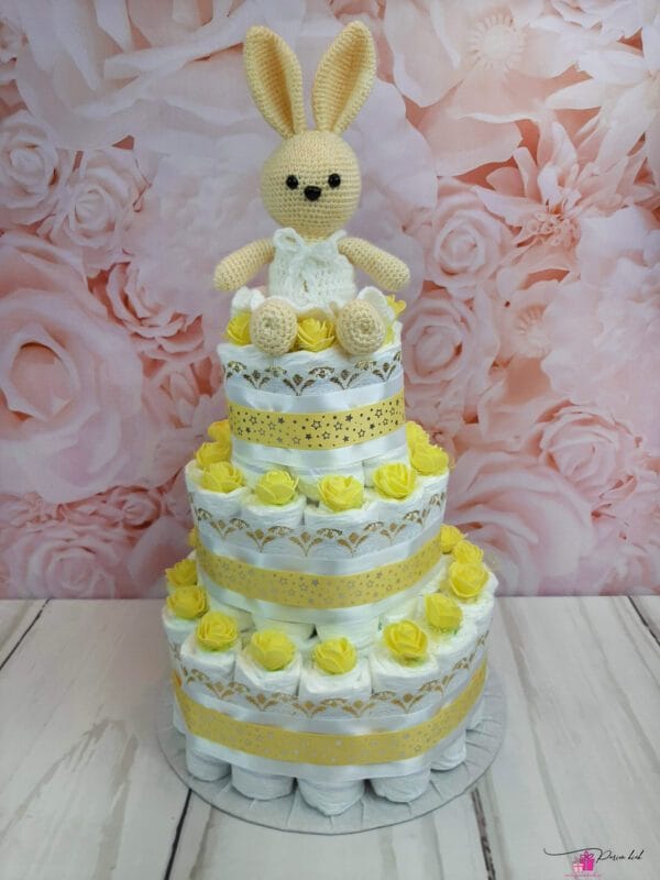 Kollane mähkmetort amigurumiga