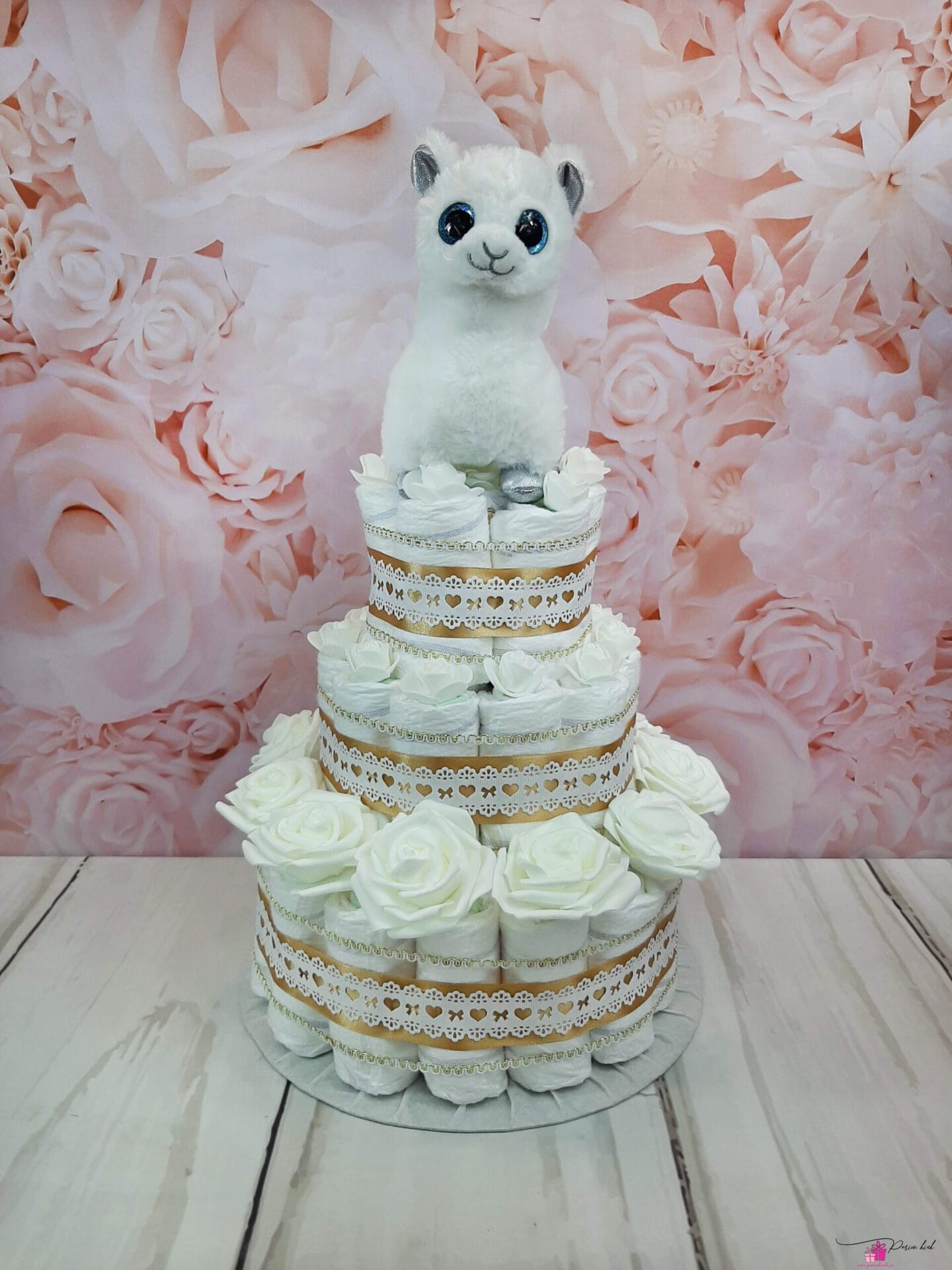 Kuldne mähkmetort alpakaga