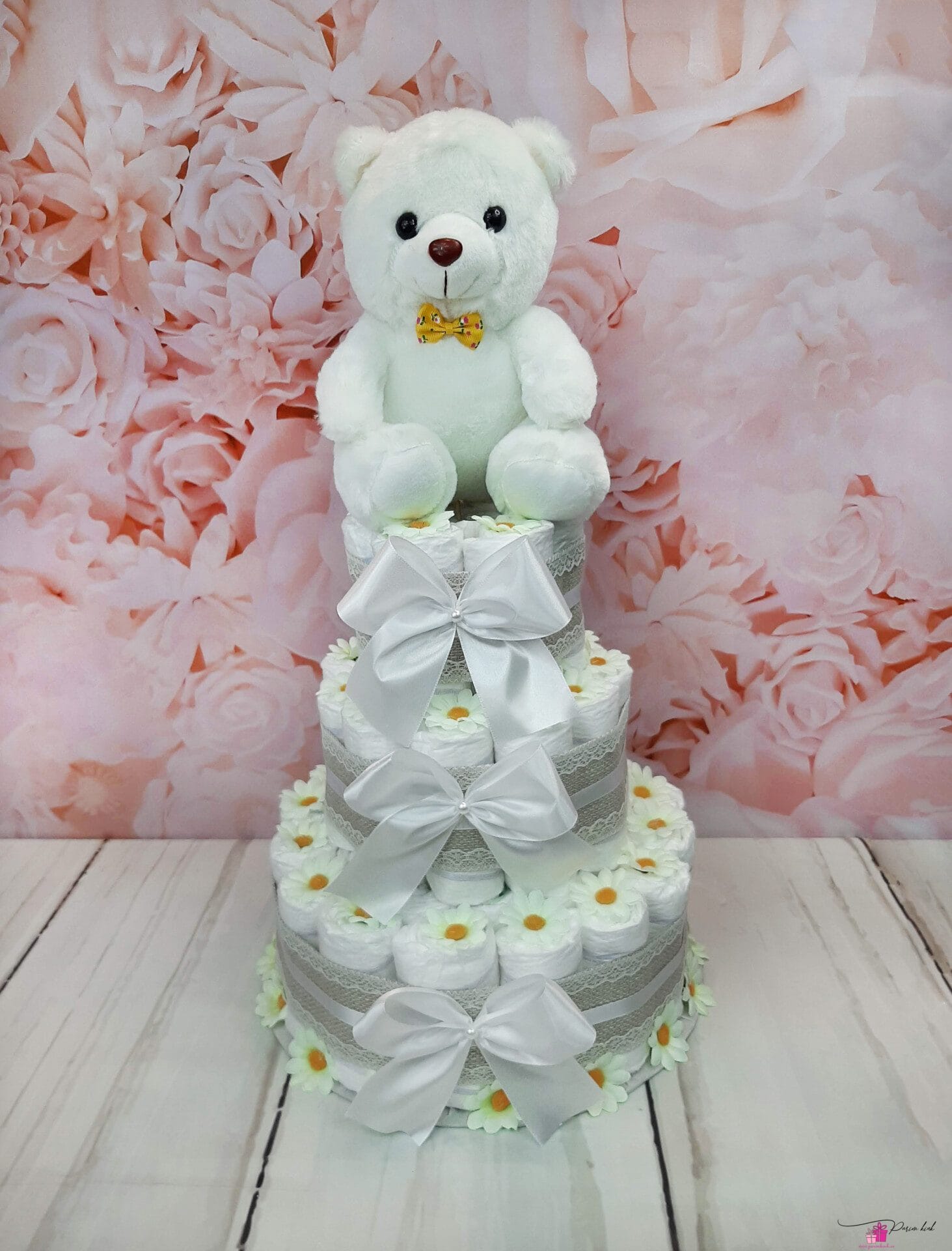 Valge mähkmetort LED karuga 10