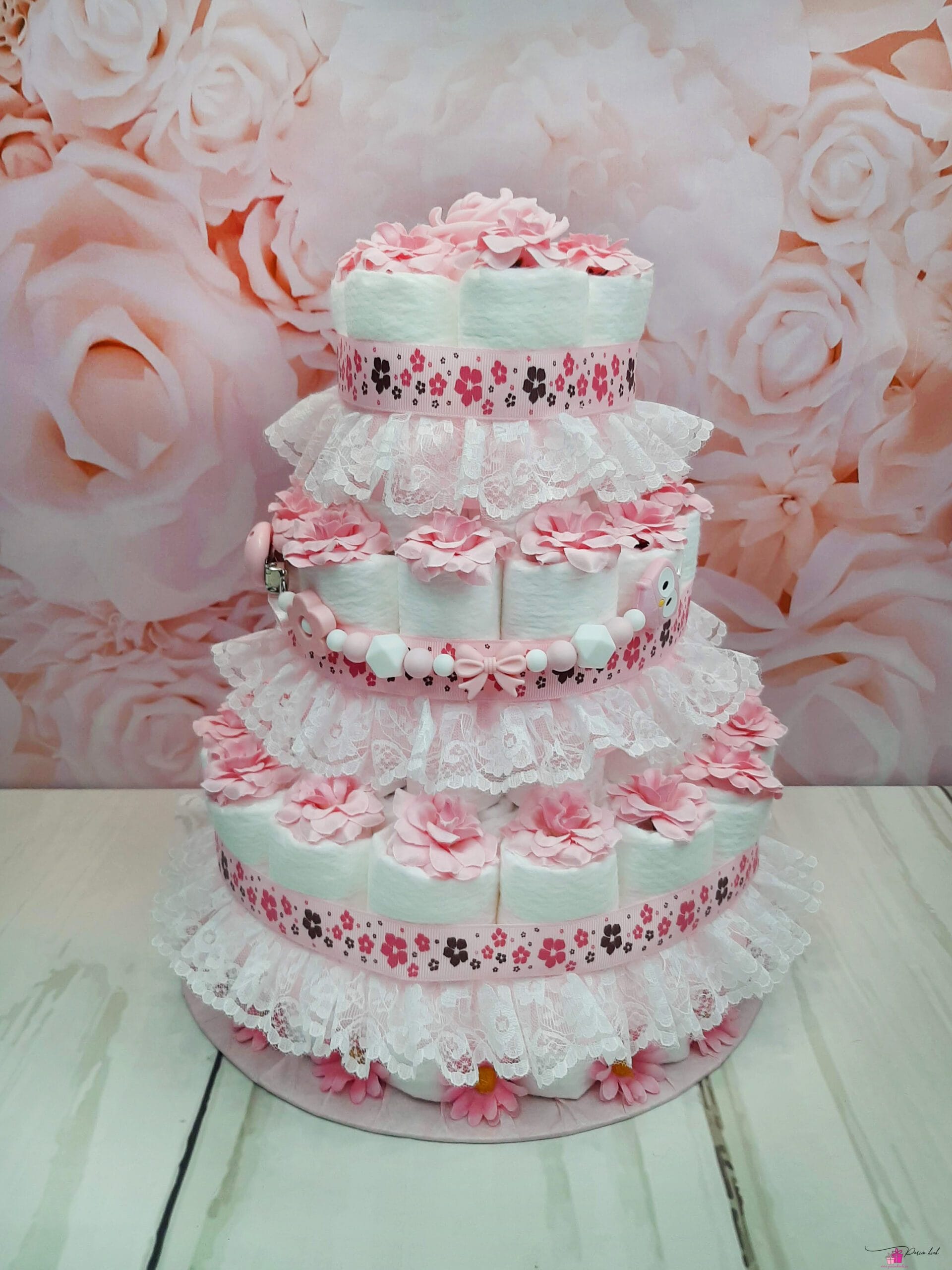 Roosa mähkmetort Pitsiga