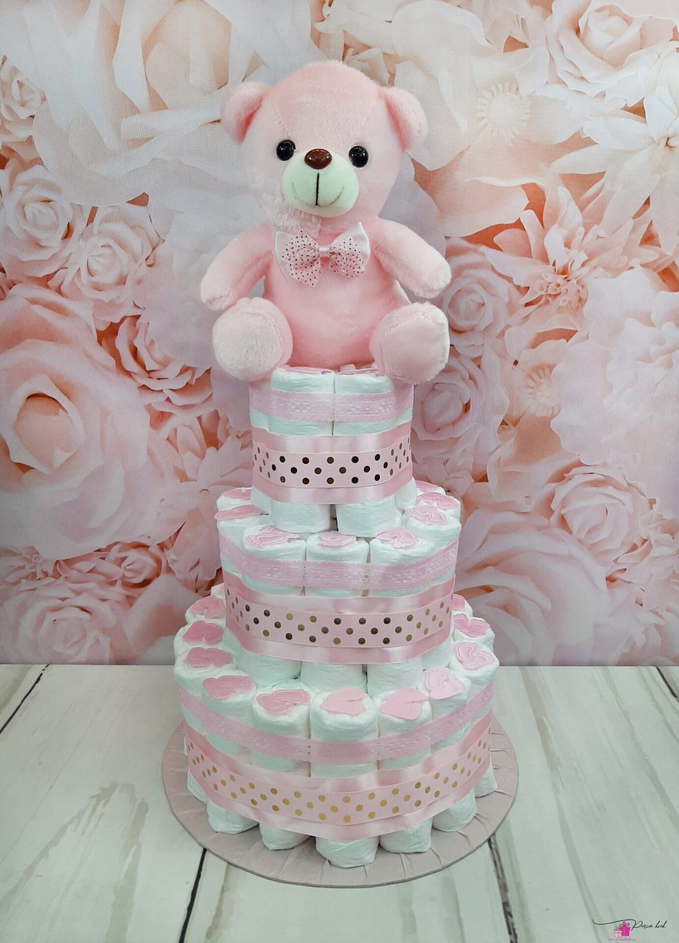 Roosa mähkmetort kaisukaruga