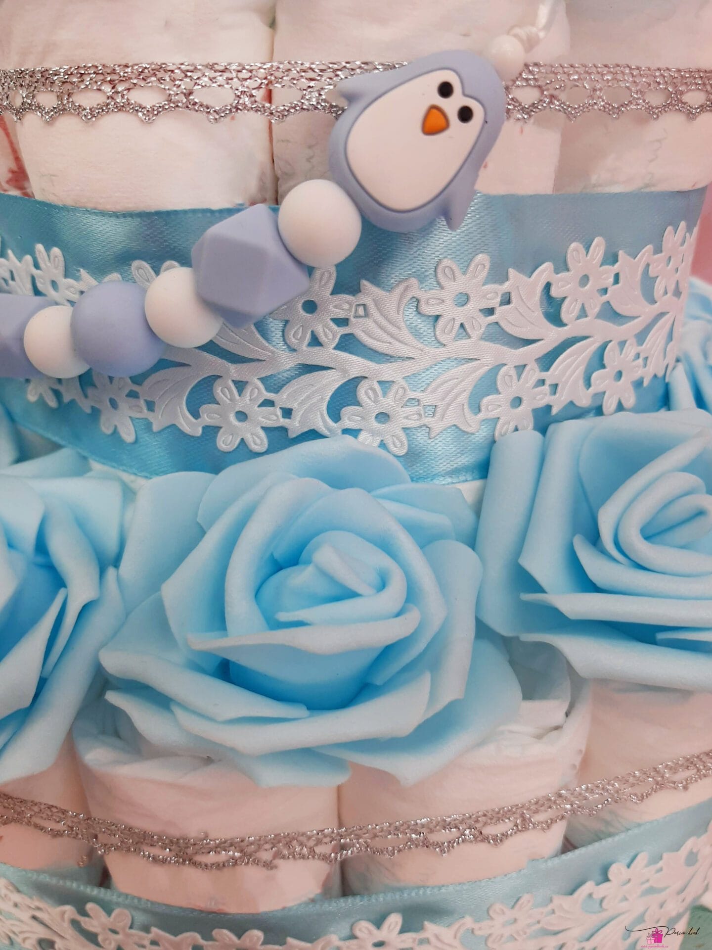 Sinine Mähkmetort Roosidega 3