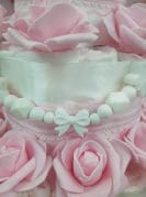 Heleroosa Mähkmetort roosidega 3