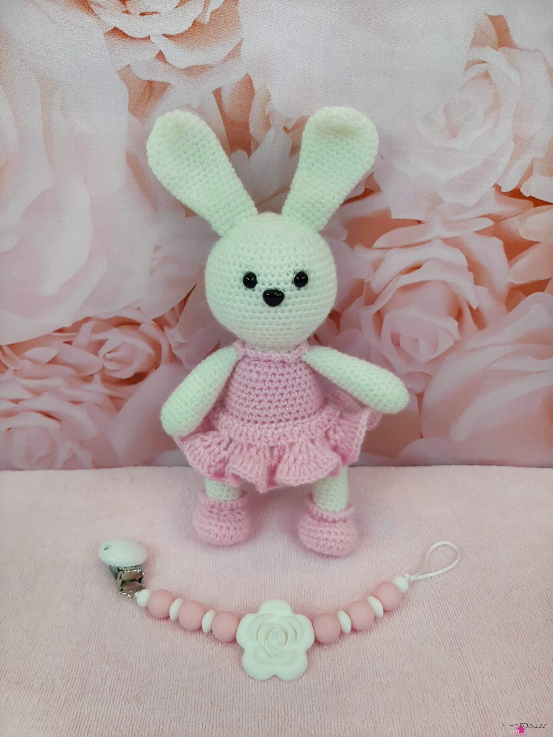 Valge-Roosa Amigurumi jänes ja lutikett 1