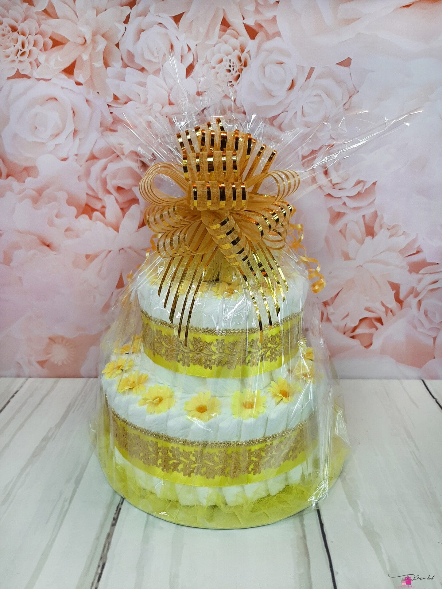 Kollane mähkmetort lilleliste papudega 8