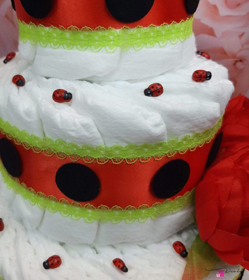 punane mähkmetort triinuga 1 punane mähkmetort triinuga 1