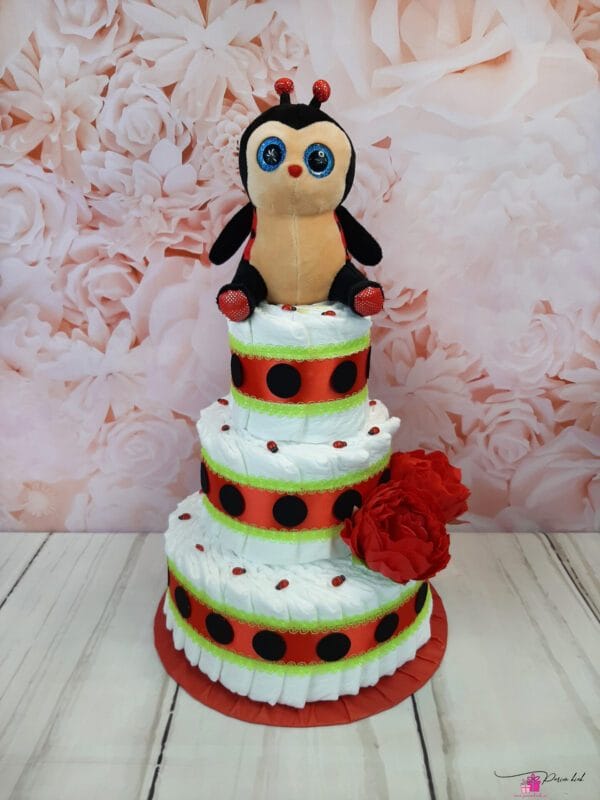 punane mähkmetort triinuga 15