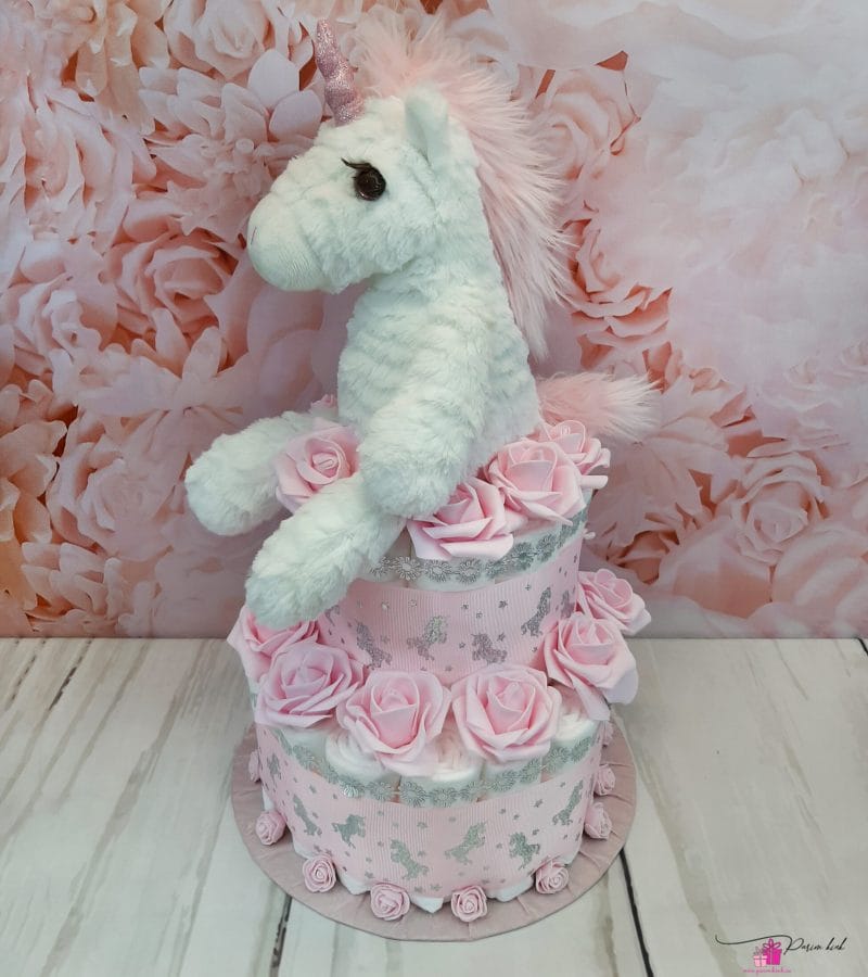 roosa mähkmetort suure ükssarvega