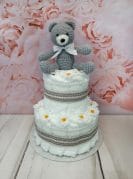 Neutraalne mähkmetort Amigurumi karuga