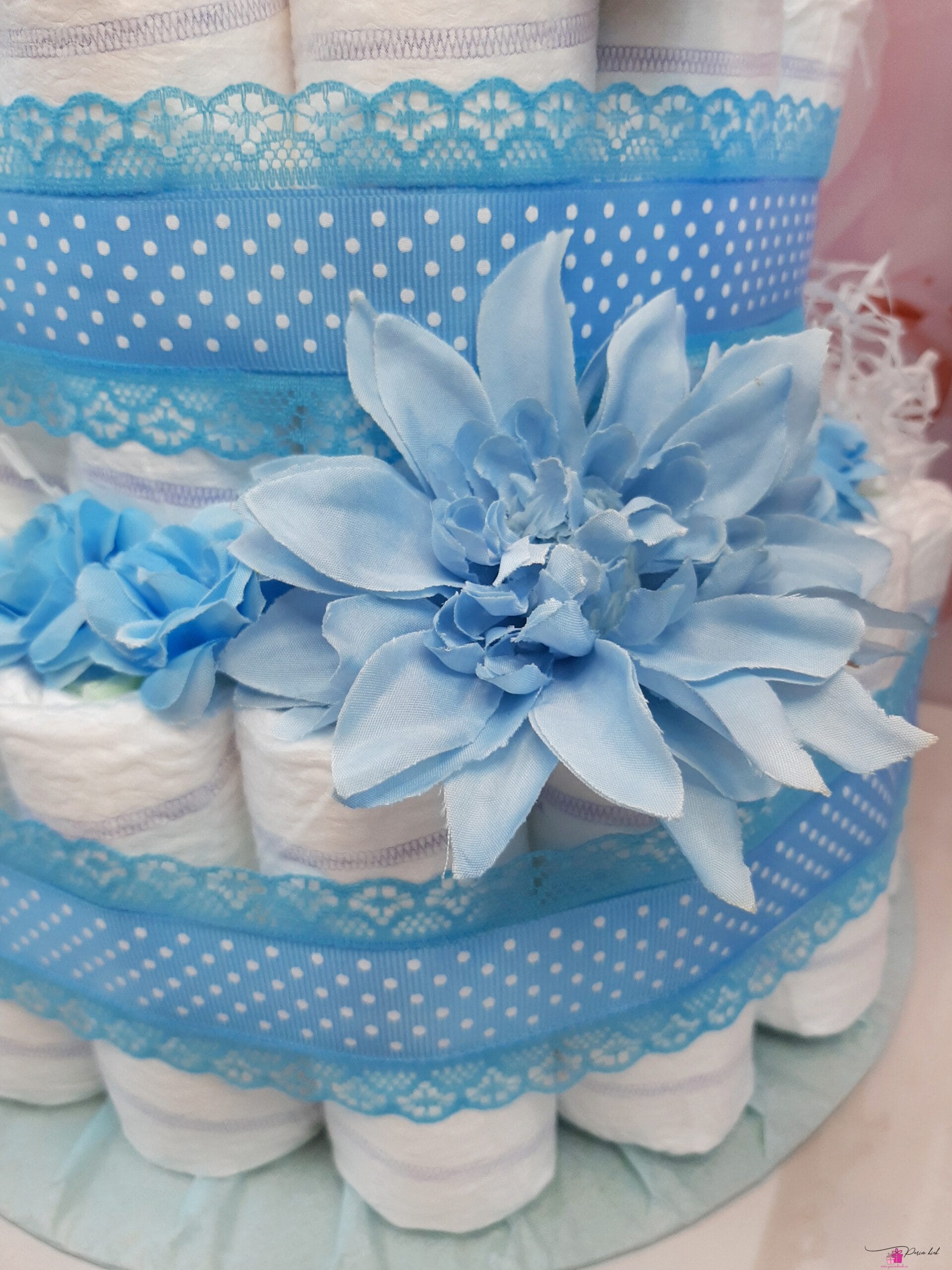 Sinine mähkmetort pitsuga 1