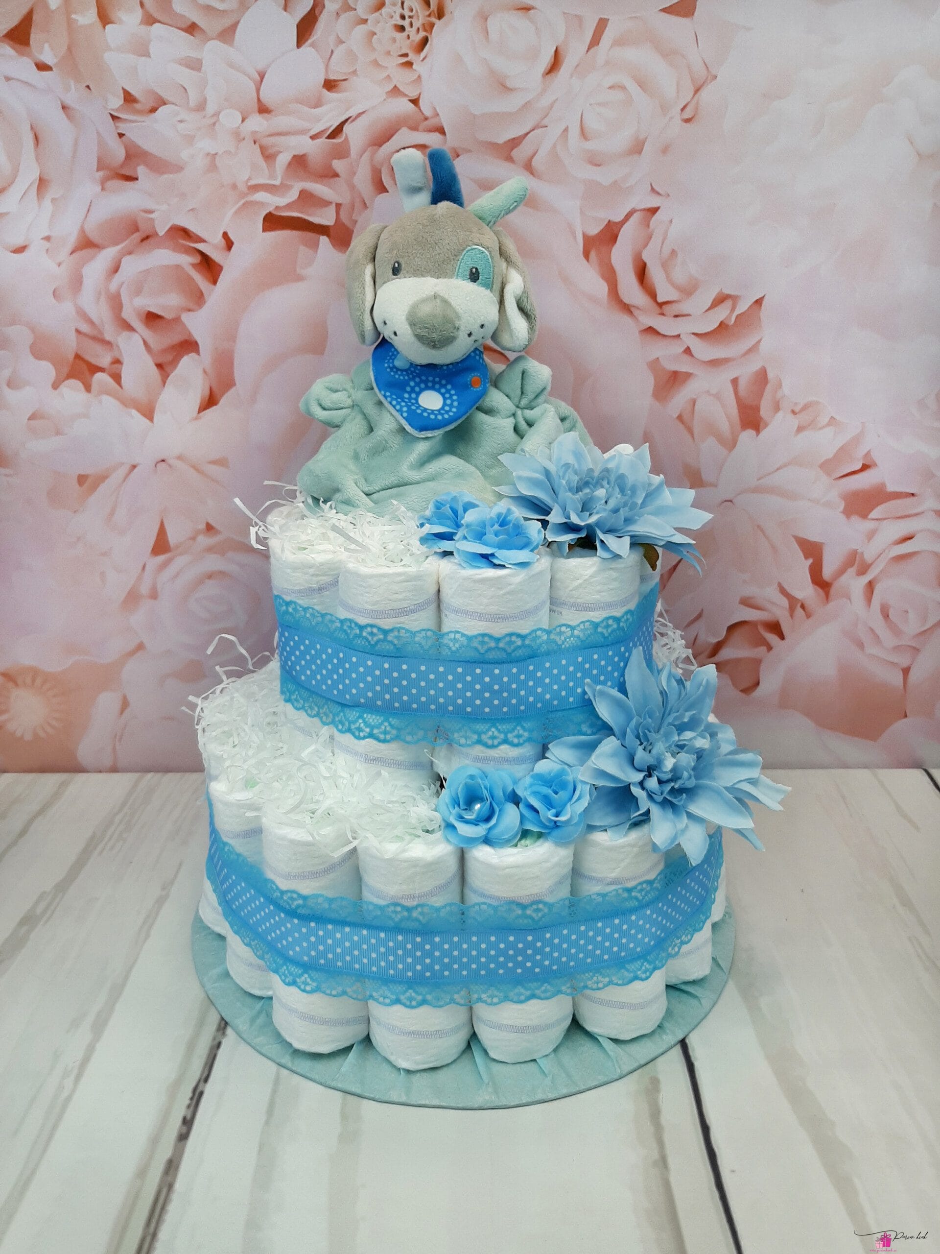 Sinine mähkmetort pitsuga