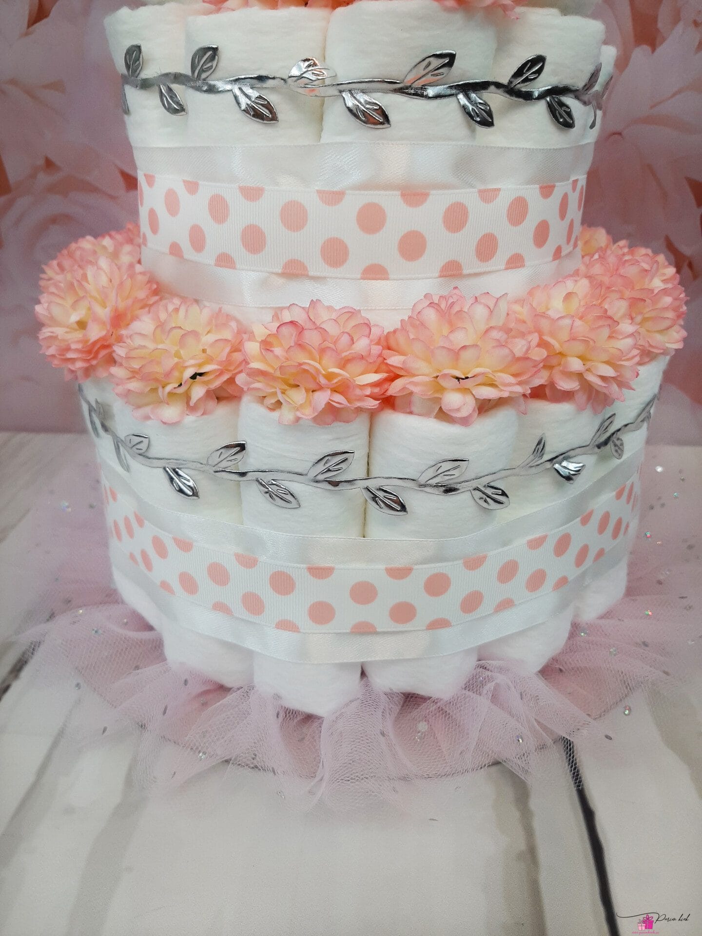 Heleroosa Mähkmetort Valge Karuga 6