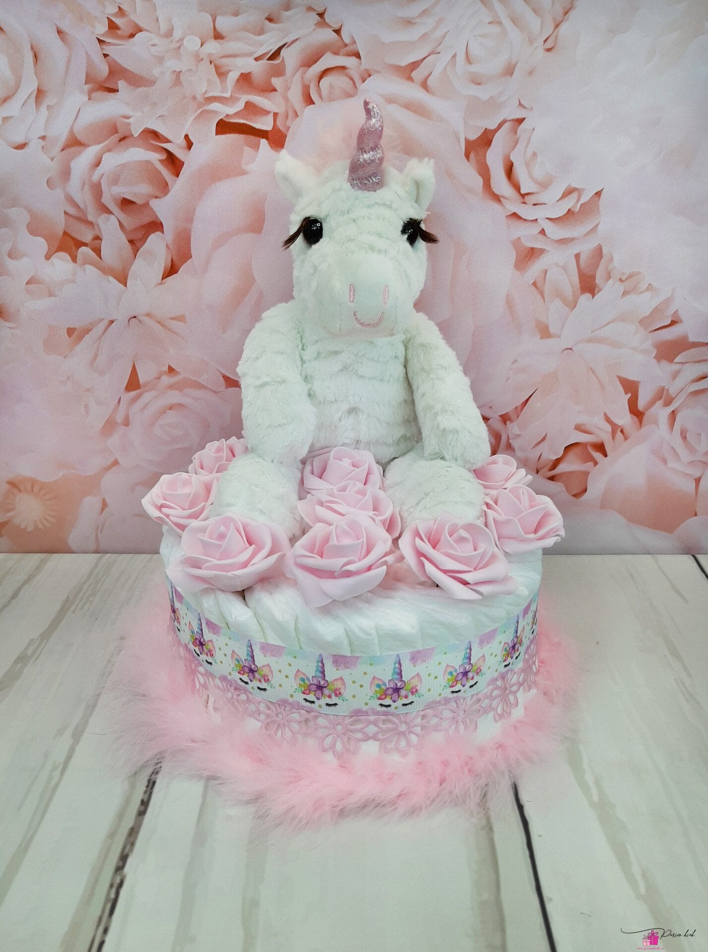 Roosa mähkmetort Ükssarvikuga 4