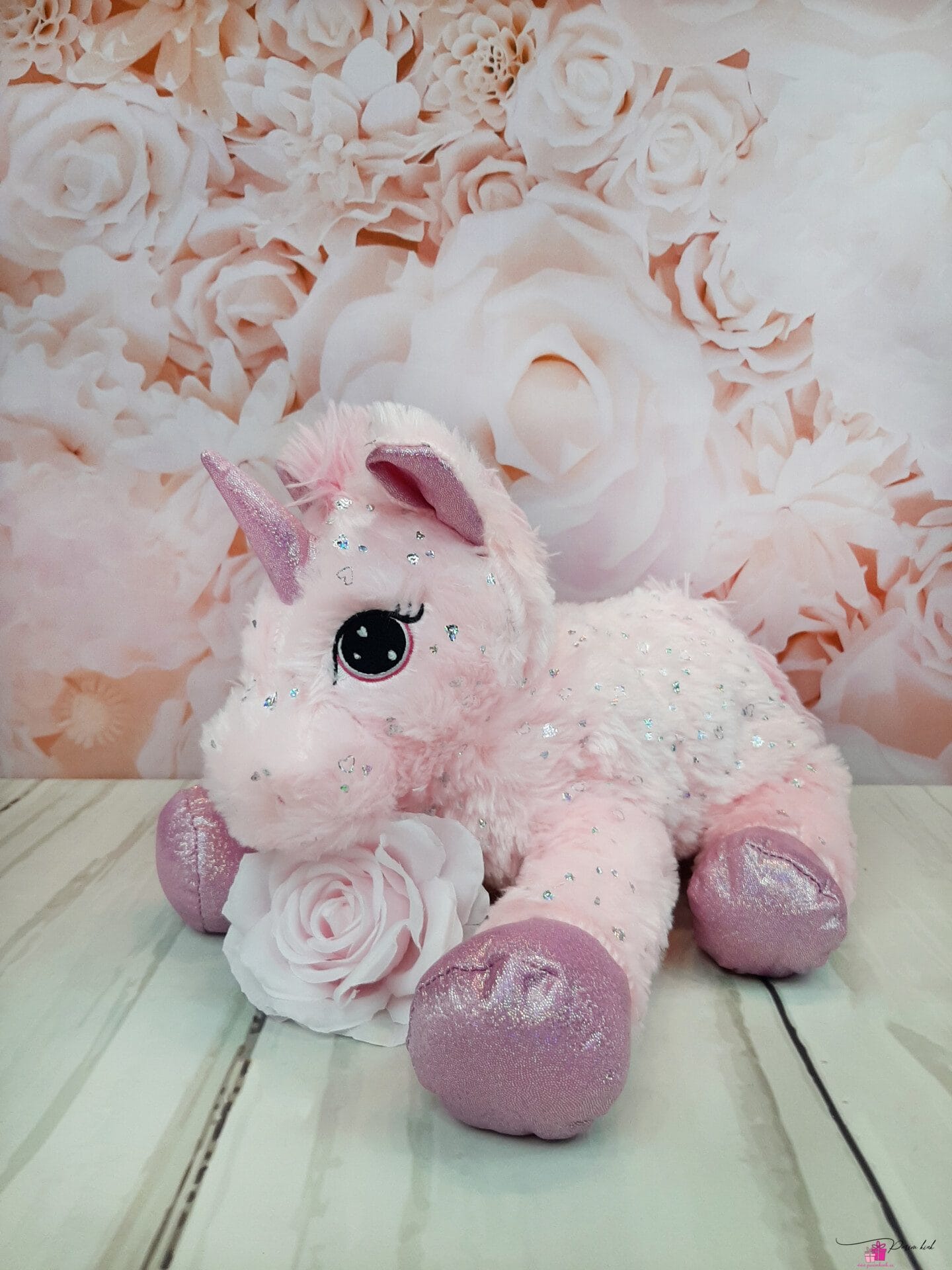 Roosa mähkmetort suure ükssarvikuga 2