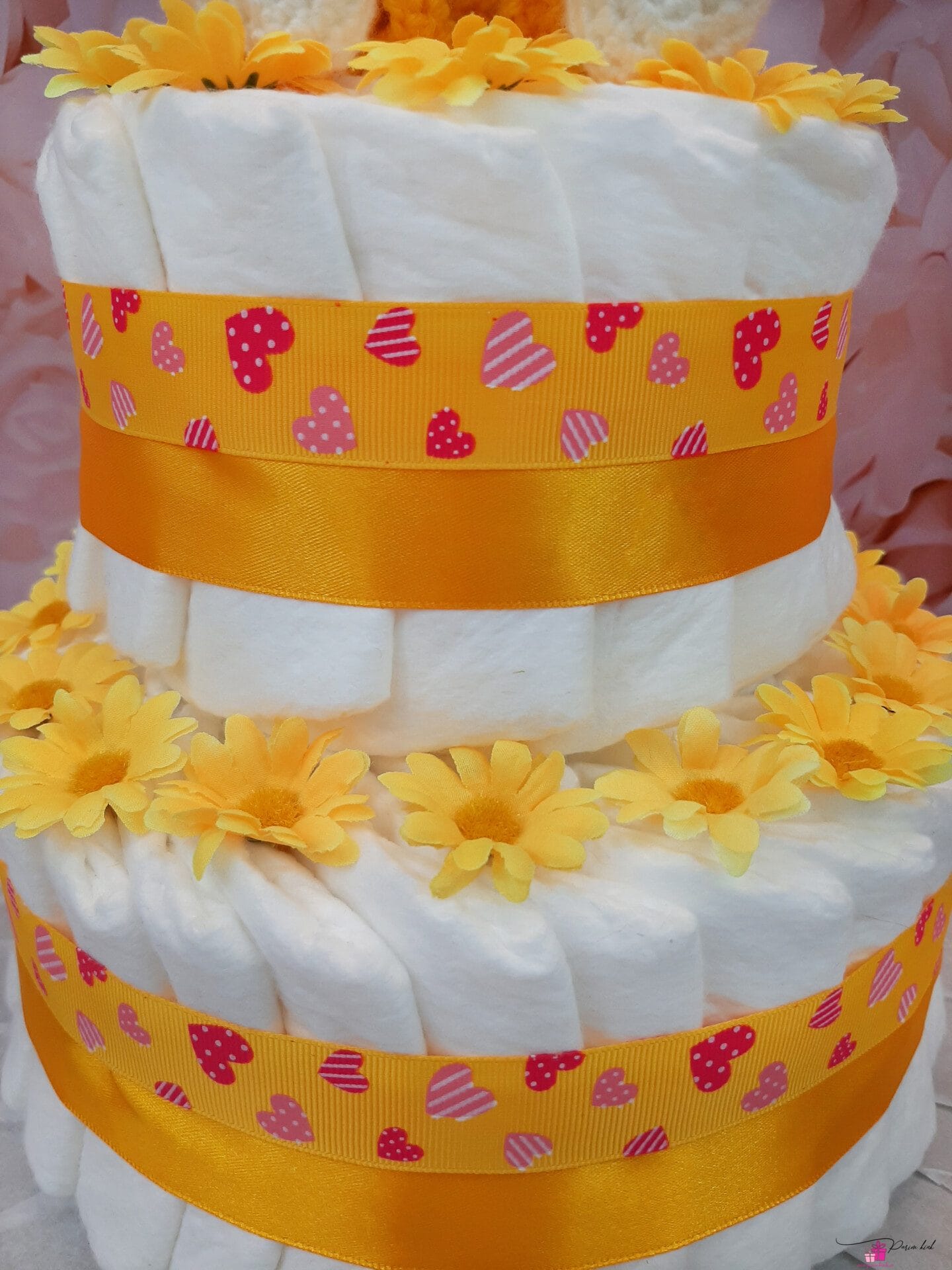 kollane mähkmetort amigurumi jänkuga 2