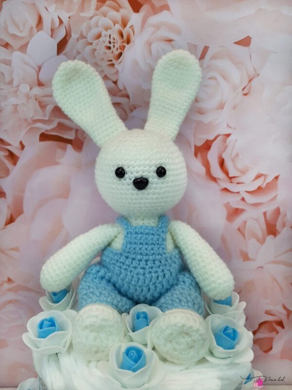 sinine mähkmetort amigurumi jänkuga 1