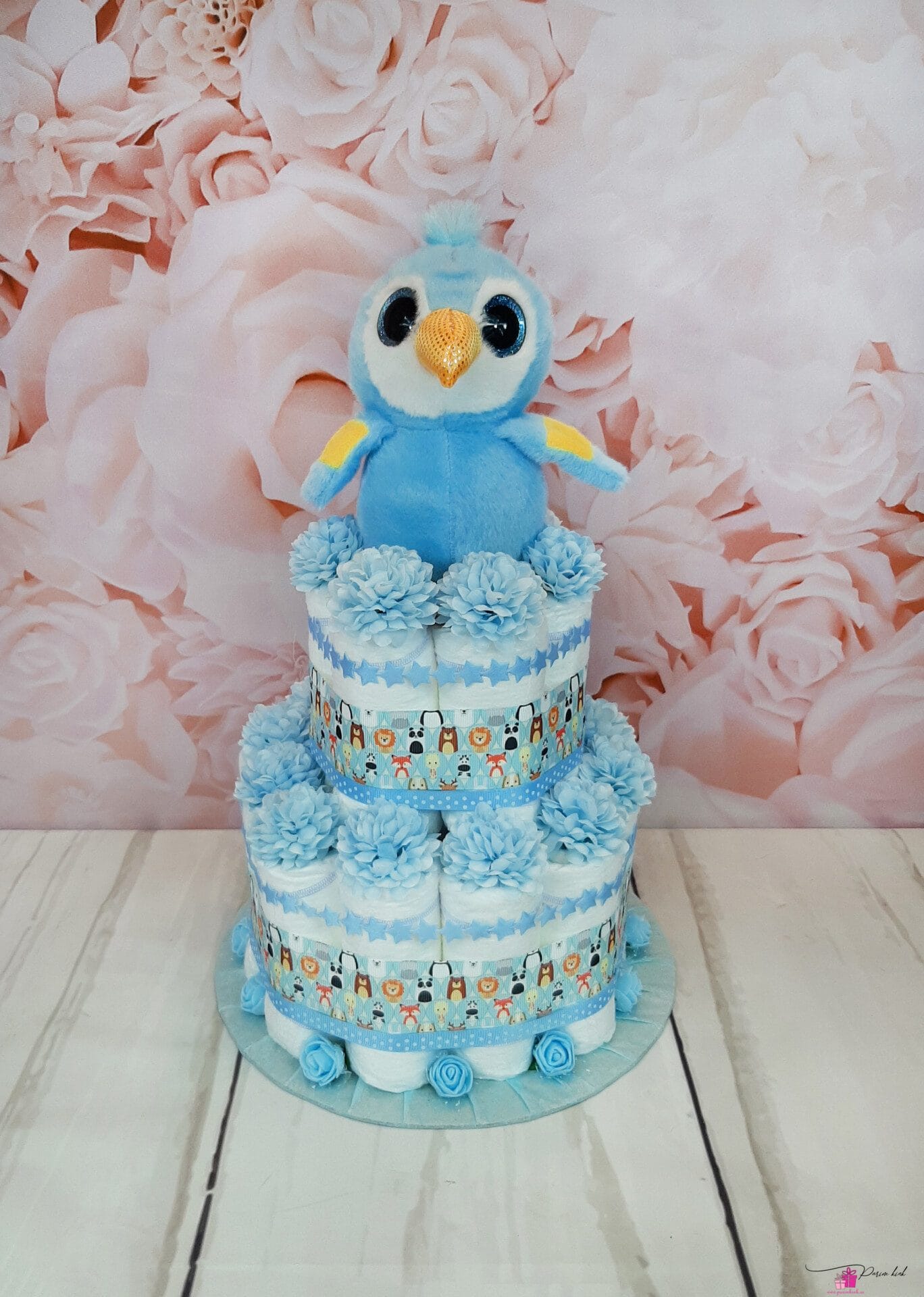 sinine väike mähkmetort papagoiga