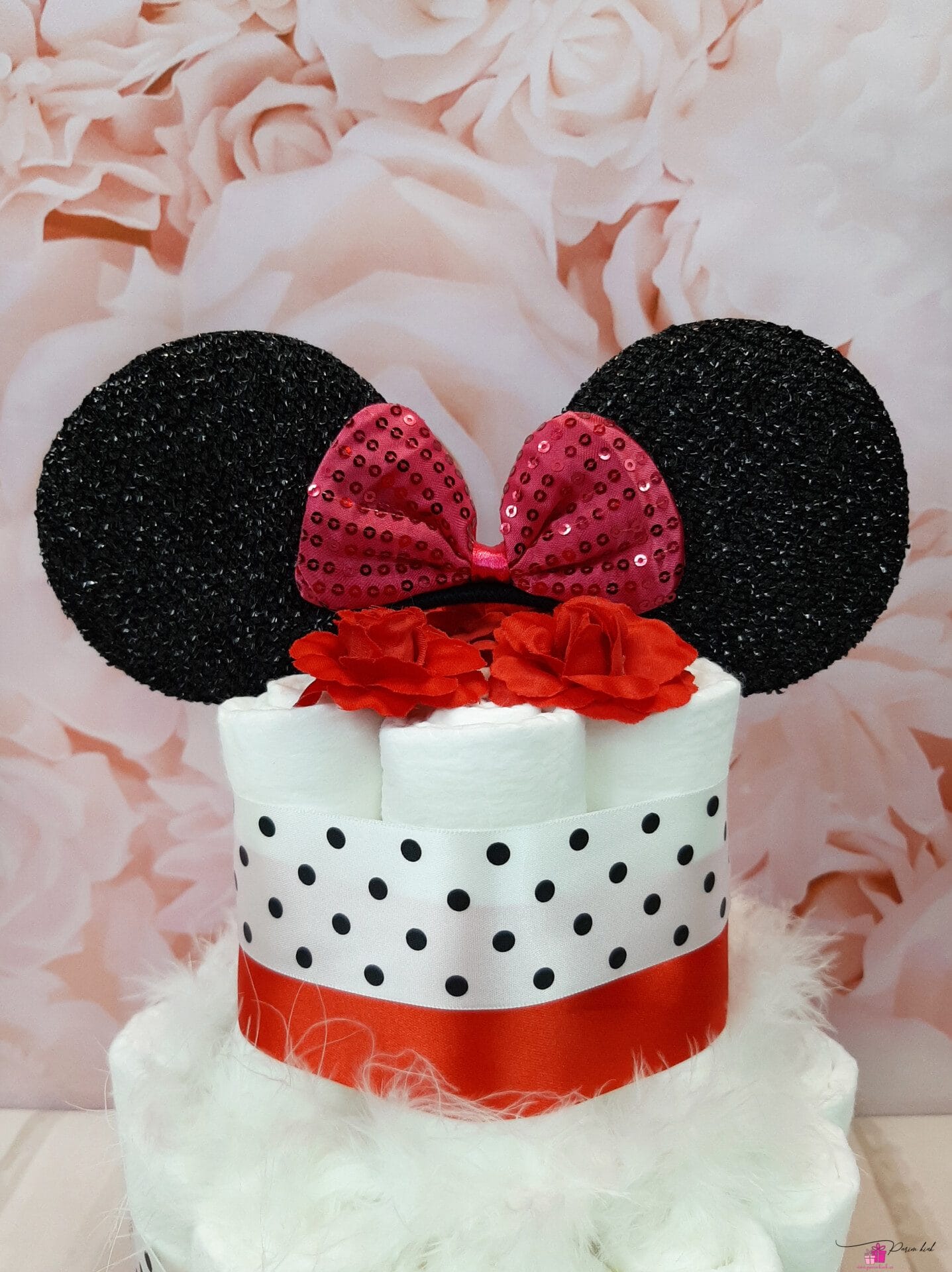 Punane väike tort Minniga 1