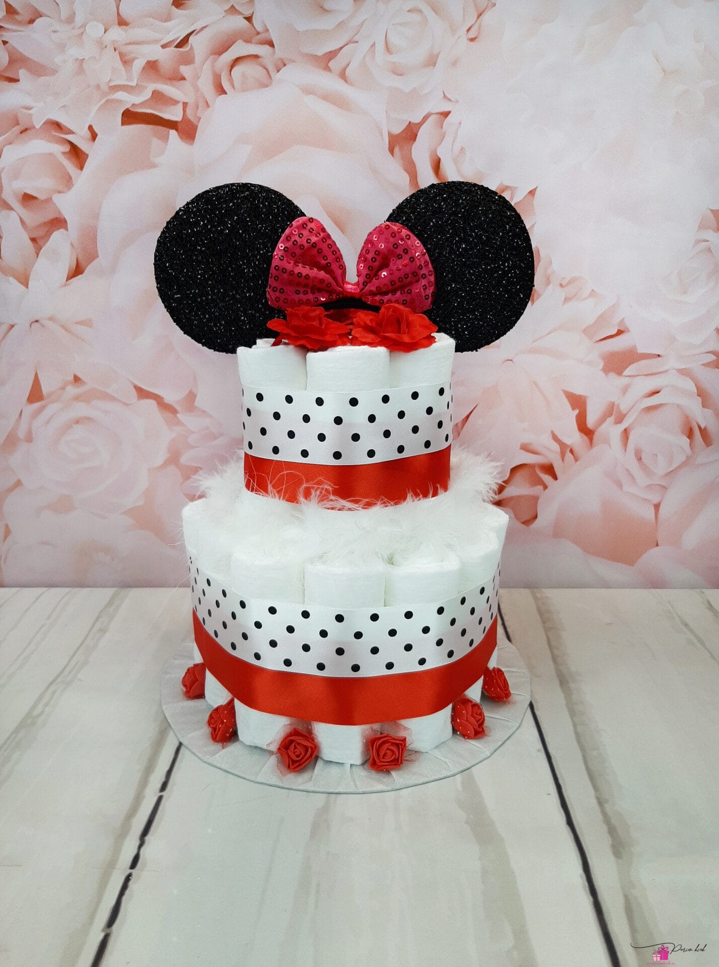 Punane väike tort Minniga 2