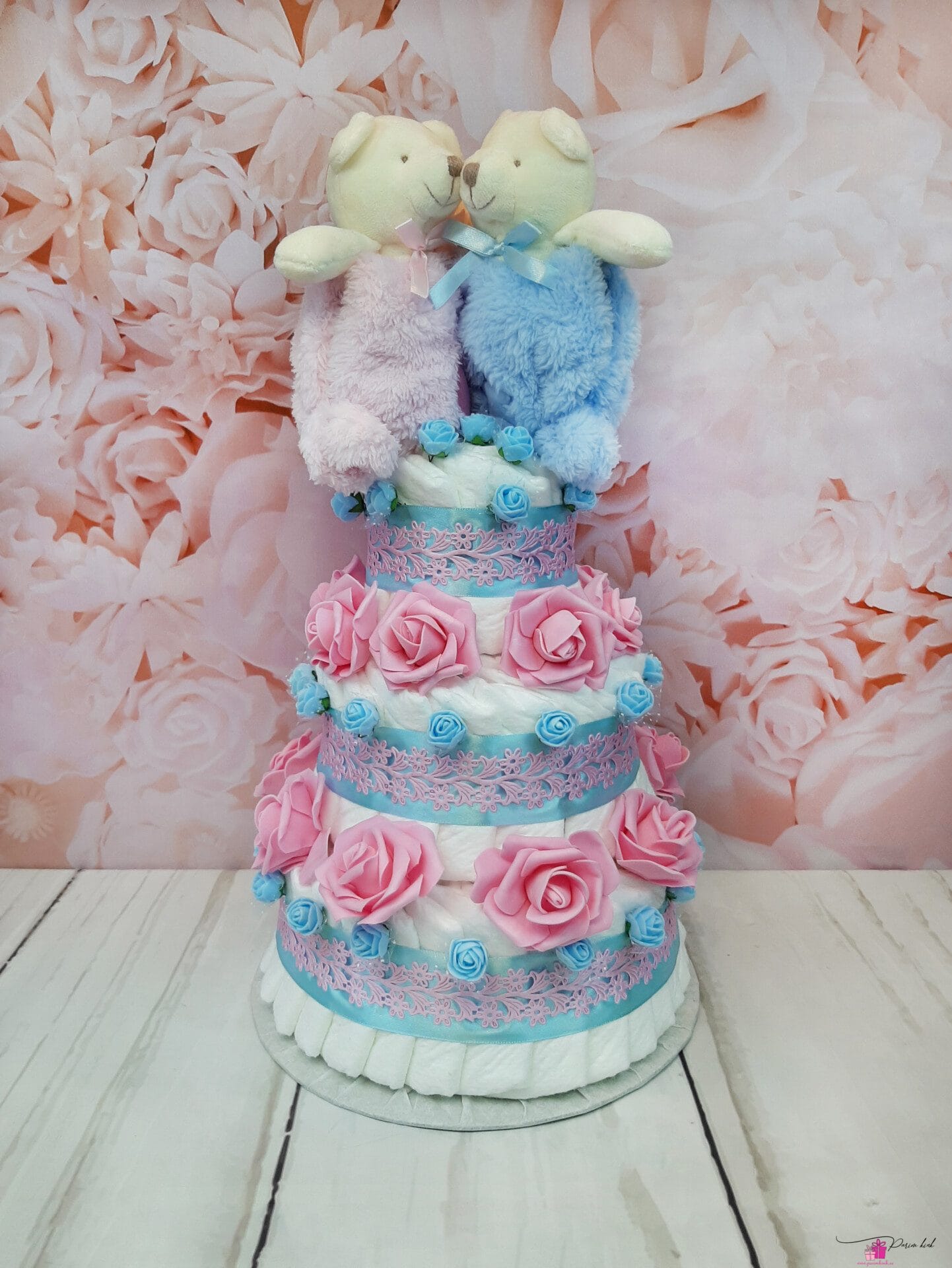 kaksikute mähkmetort kaisutekkidega