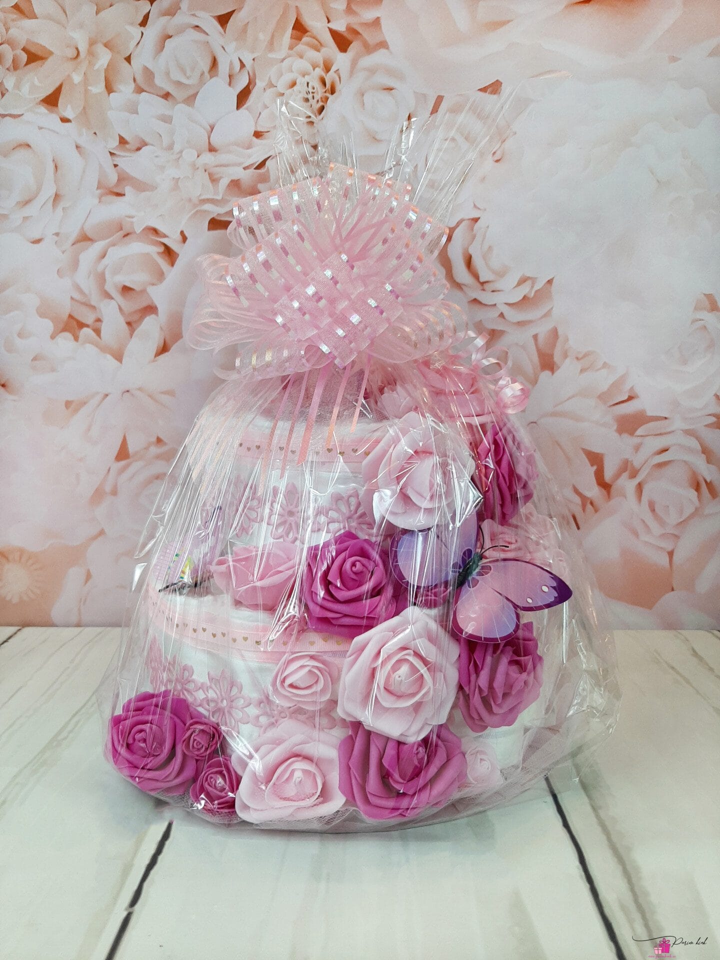 Roosa Mähkmetort Roosidega pakitud