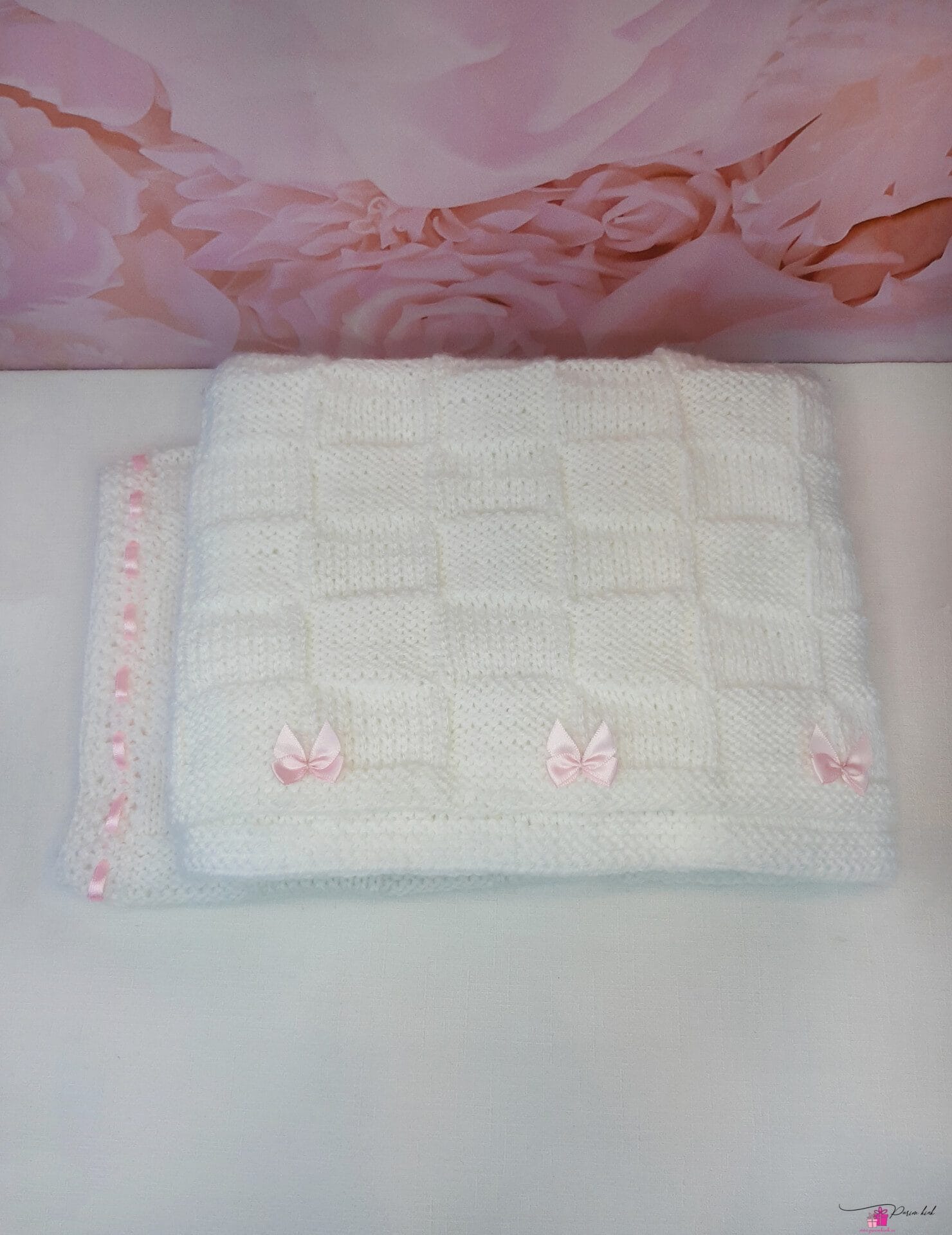 Käsitöö beebitekk roosade või siniste lipsudega 2