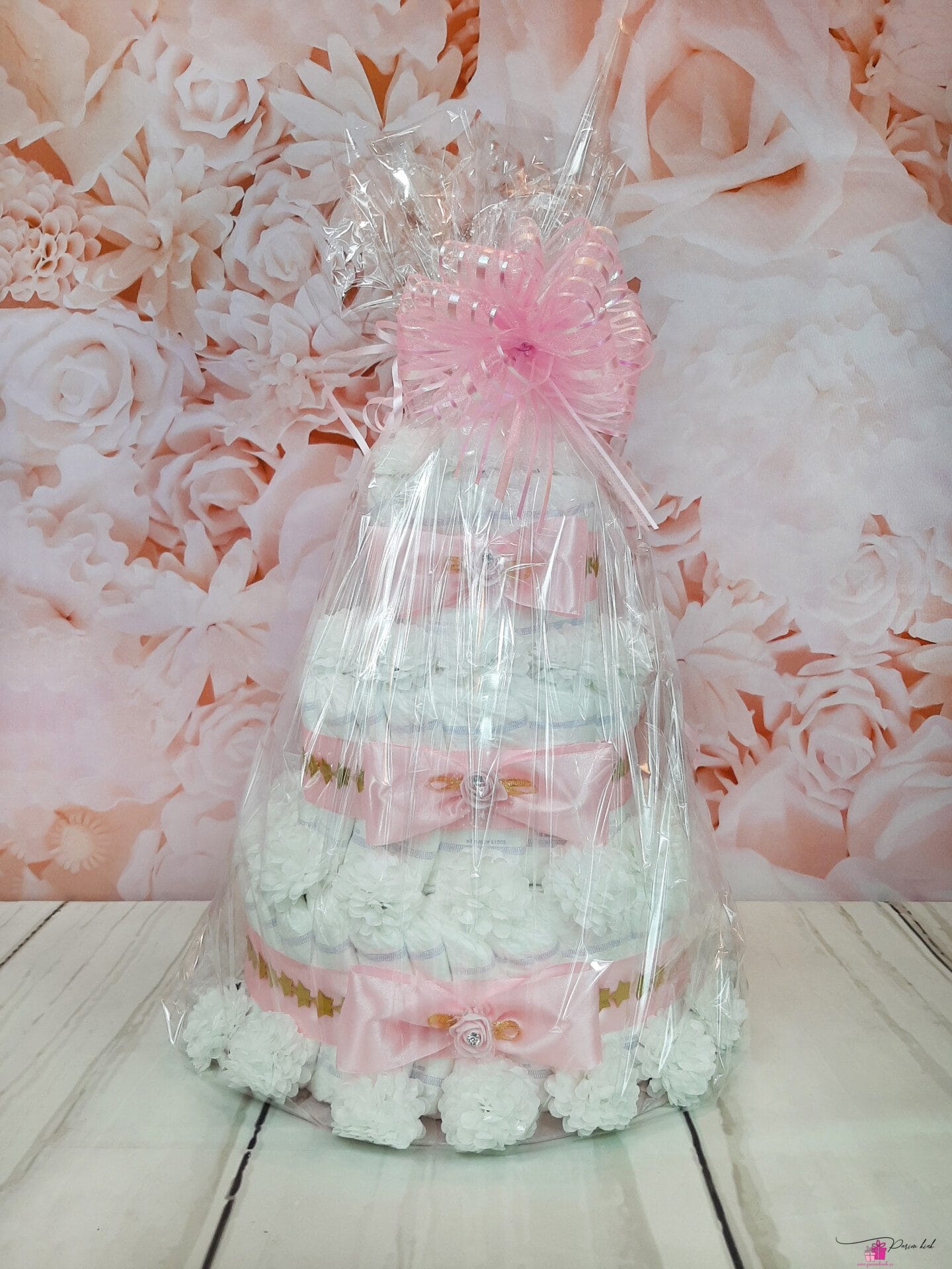 Heleroosa mähkmetort lipsudega 1