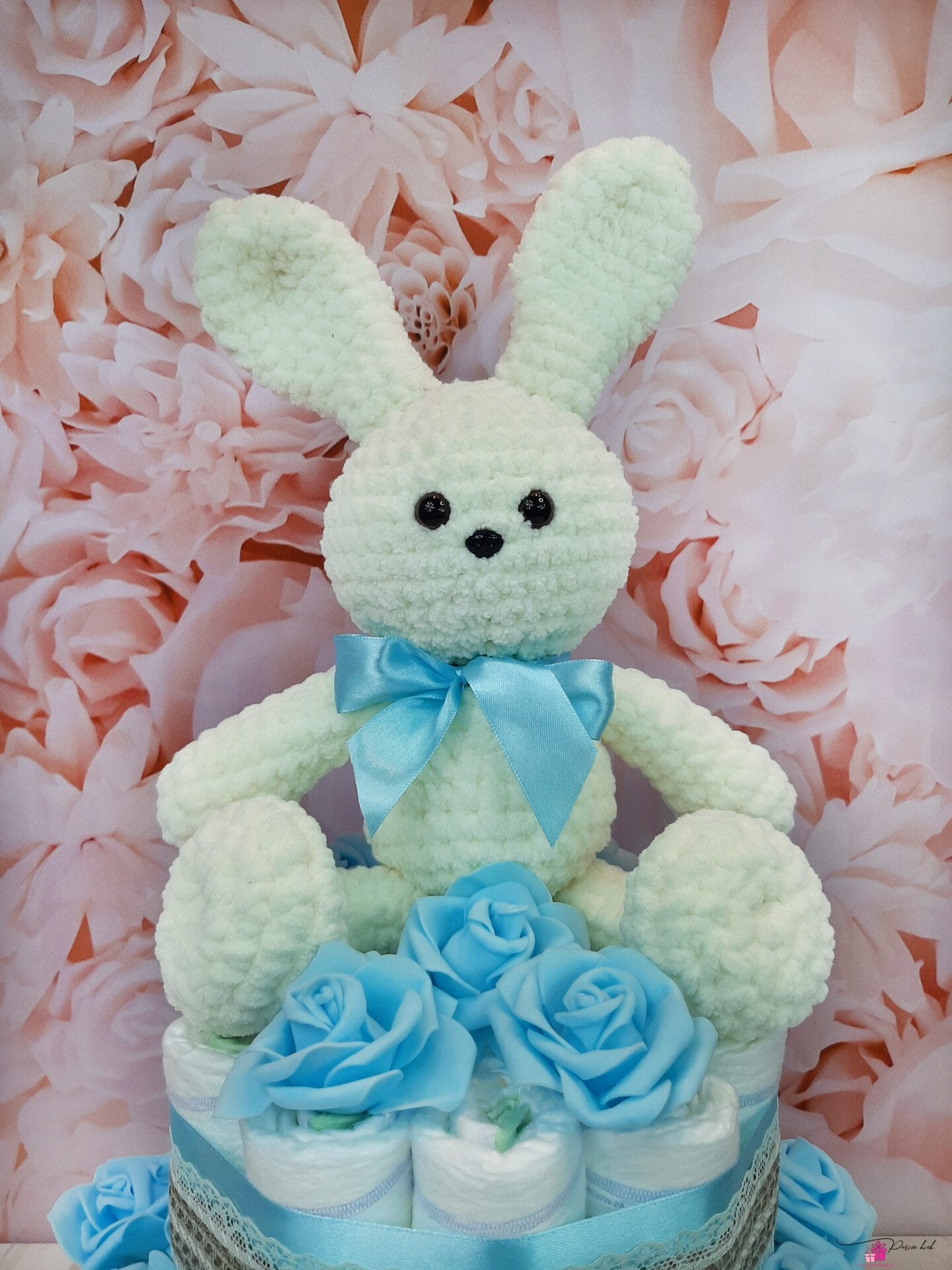 Sinine mähkmetort heegeldatud jänkuga 1