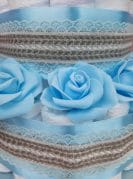 Sinine mähkmetort heegeldatud jänkuga 2