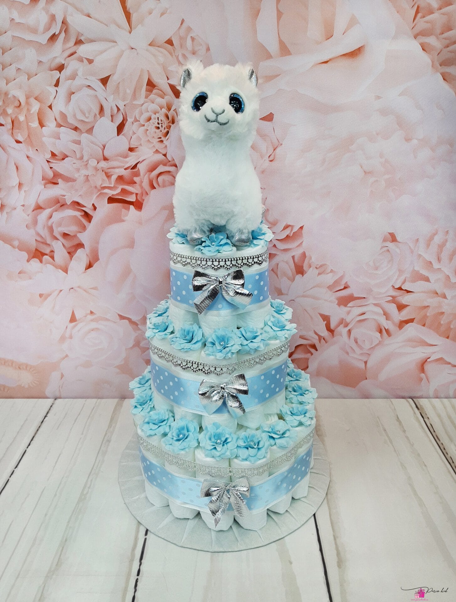 helesinine mähkmetort alpakaga