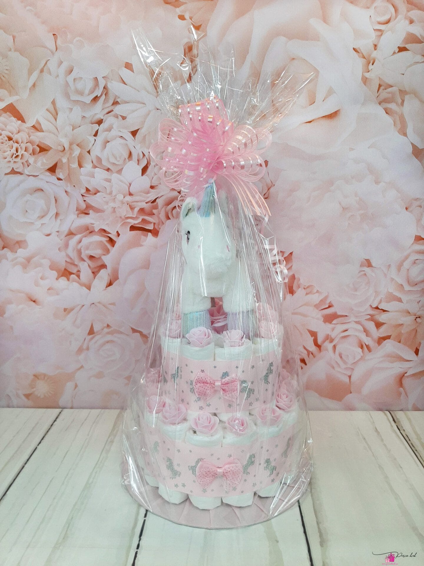 heleroosa mähkmetort ükssarvega