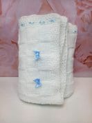 Käsitöö beebitekk siniste lipsudega 3