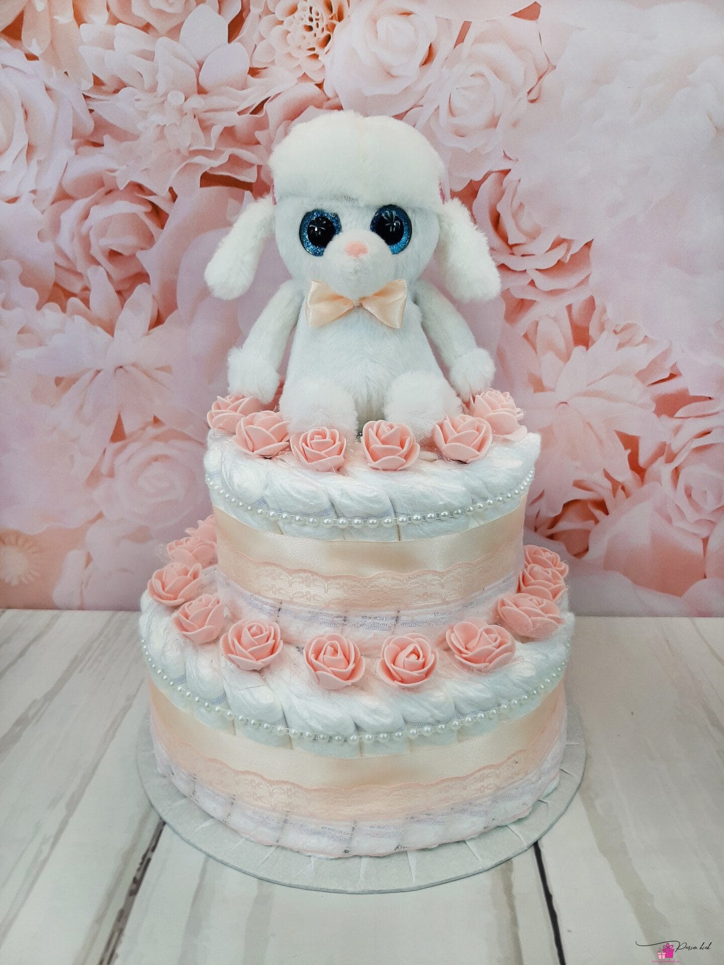 Virsiku tooni mähkmetort puudliga