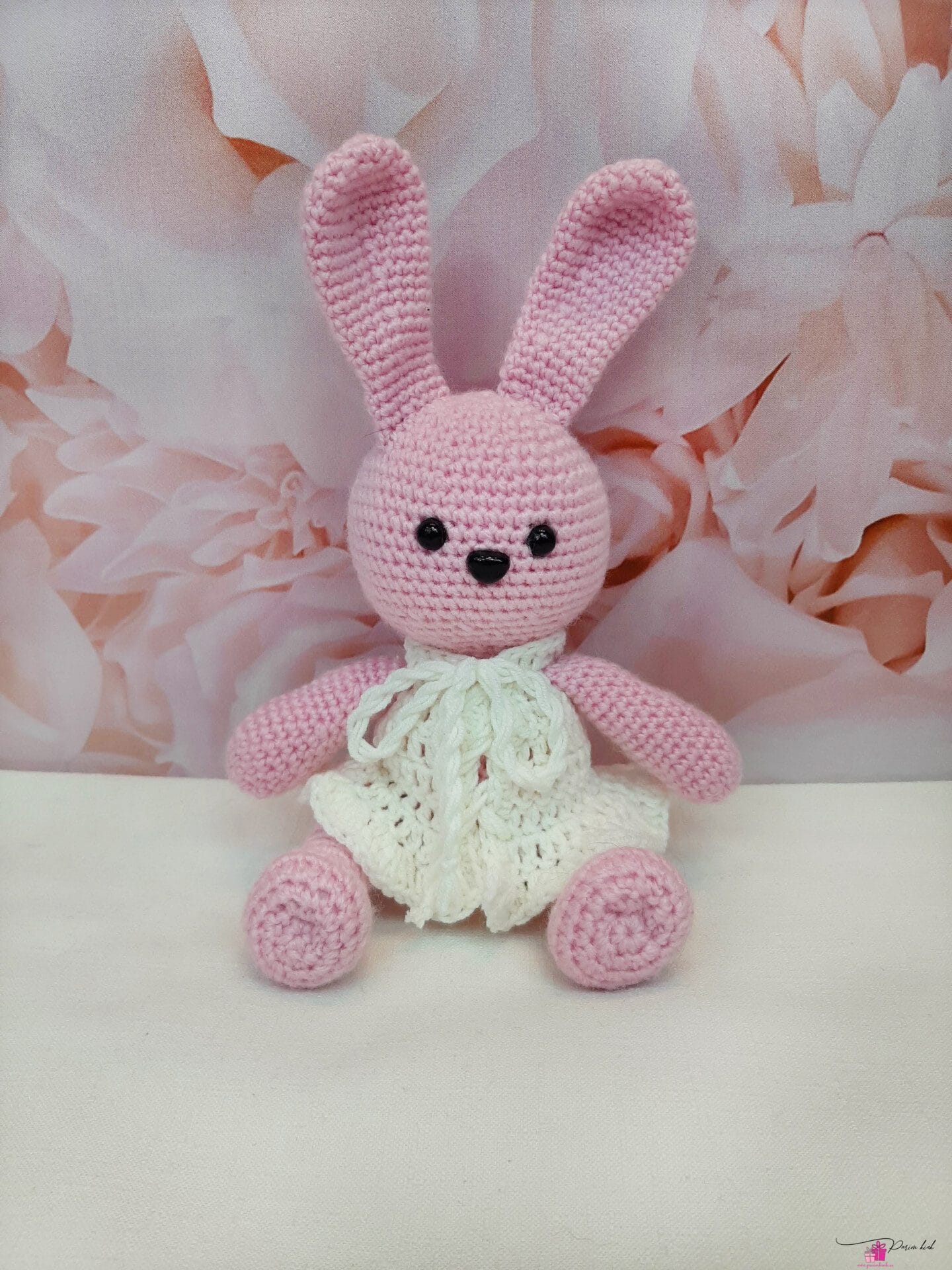 roosa amigurumi jänku