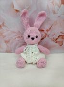 roosa amigurumi jänku