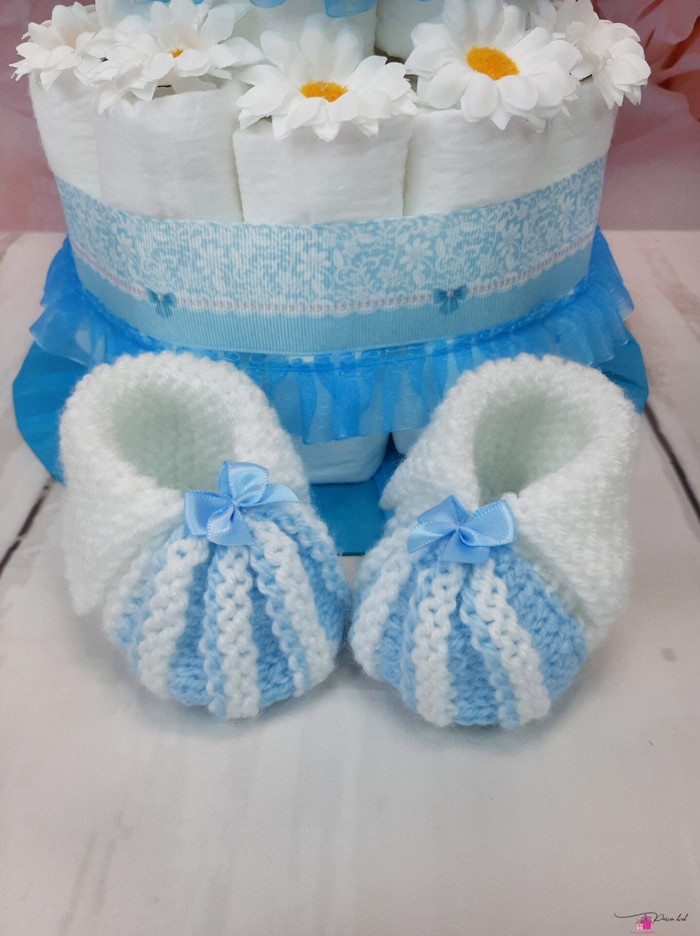 sinine mähketort kootud papudega