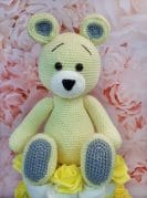 kollane mähkmetort amigurumi karuga 2