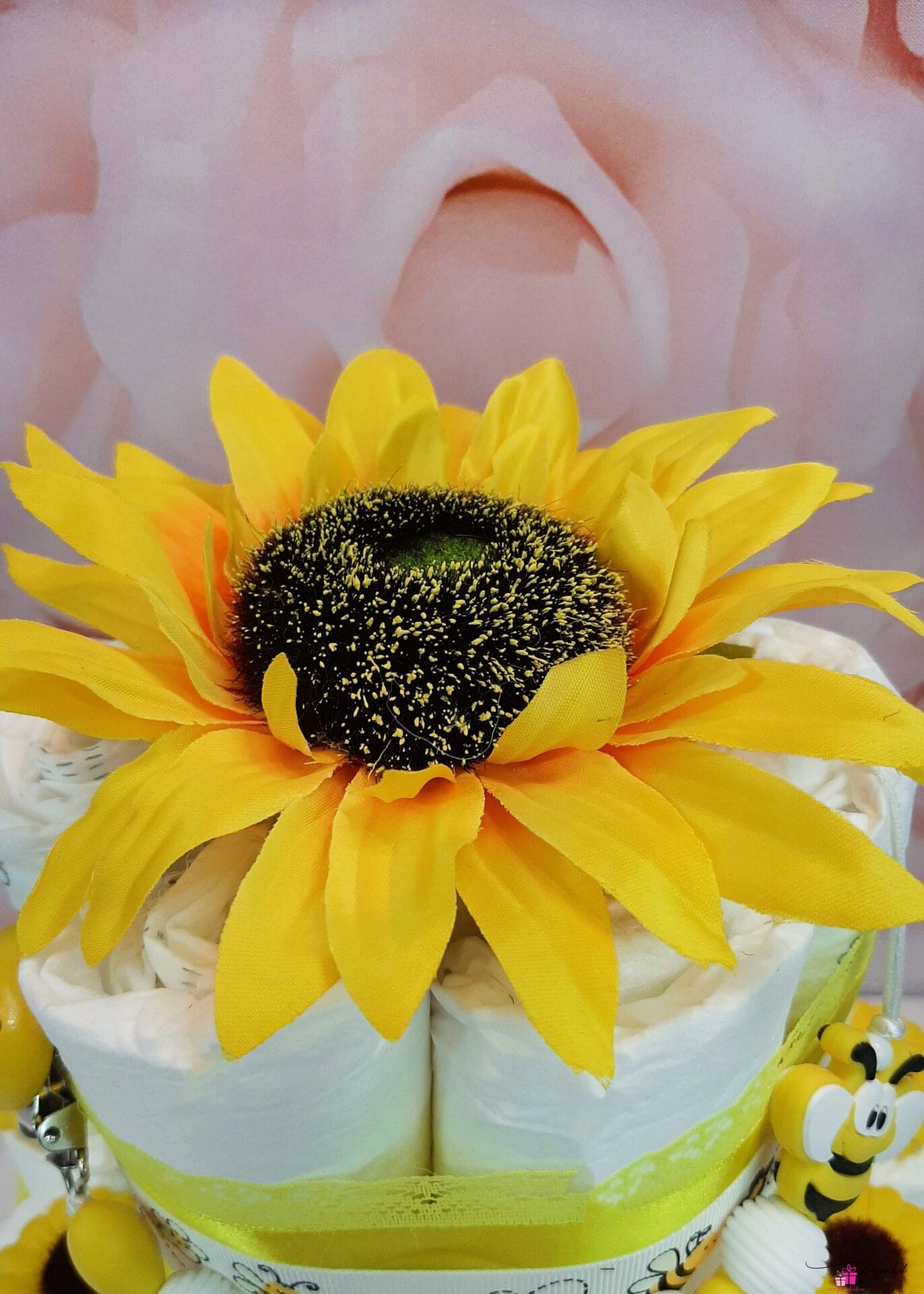 kollane väike mähkmetort lutiketiga 2