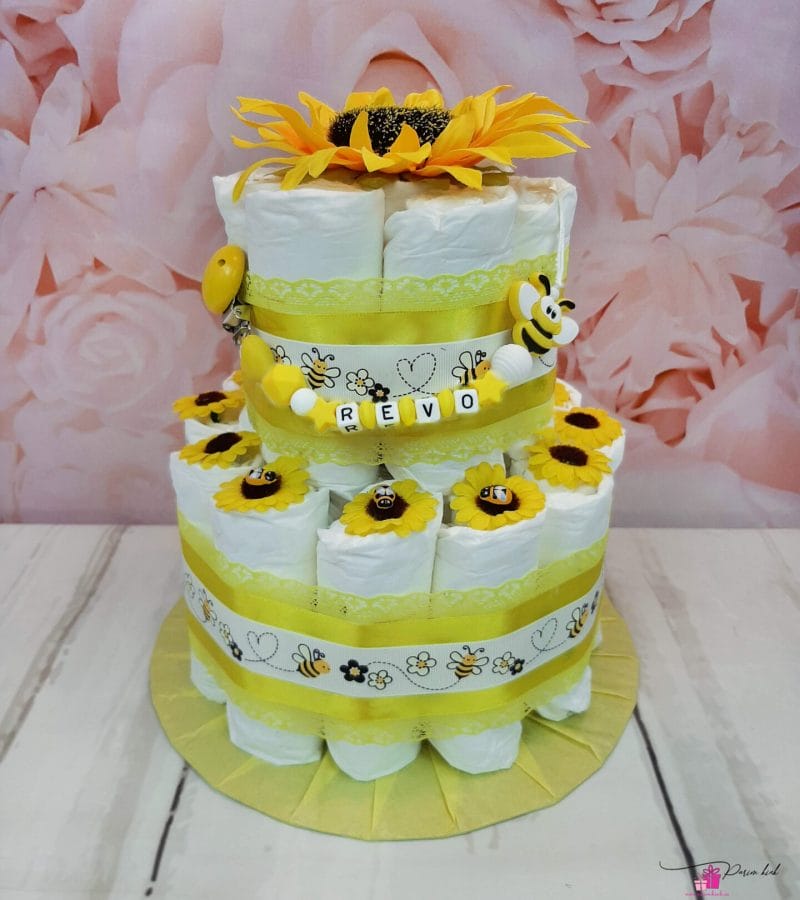 kollane väike mähkmetort lutiketiga kollane väike mähkmetort lutiketiga