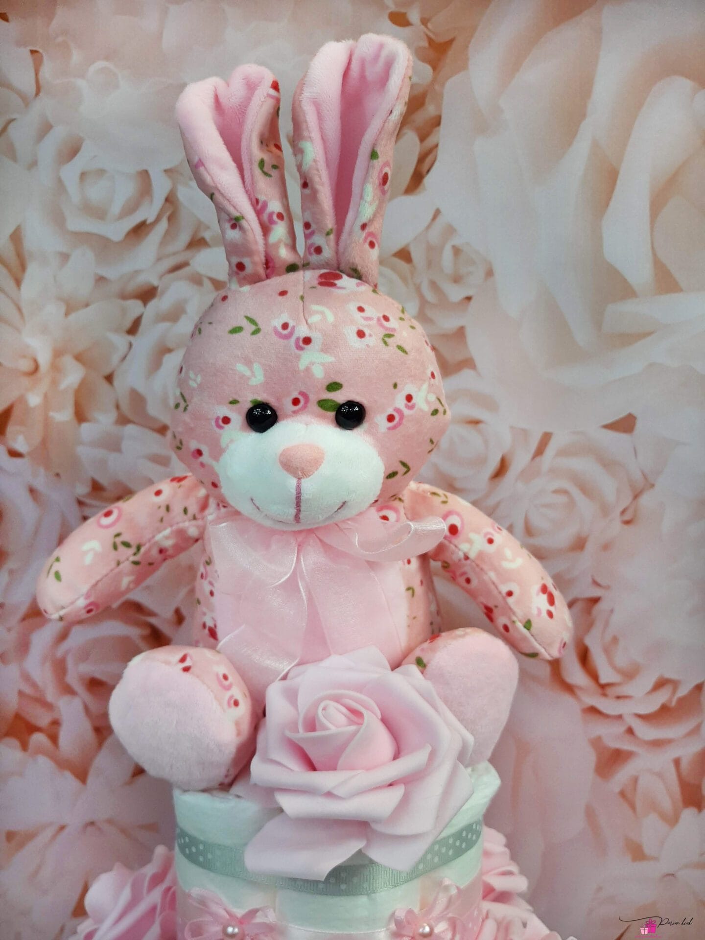 Heleroosa mähkmetort Jänesega 2